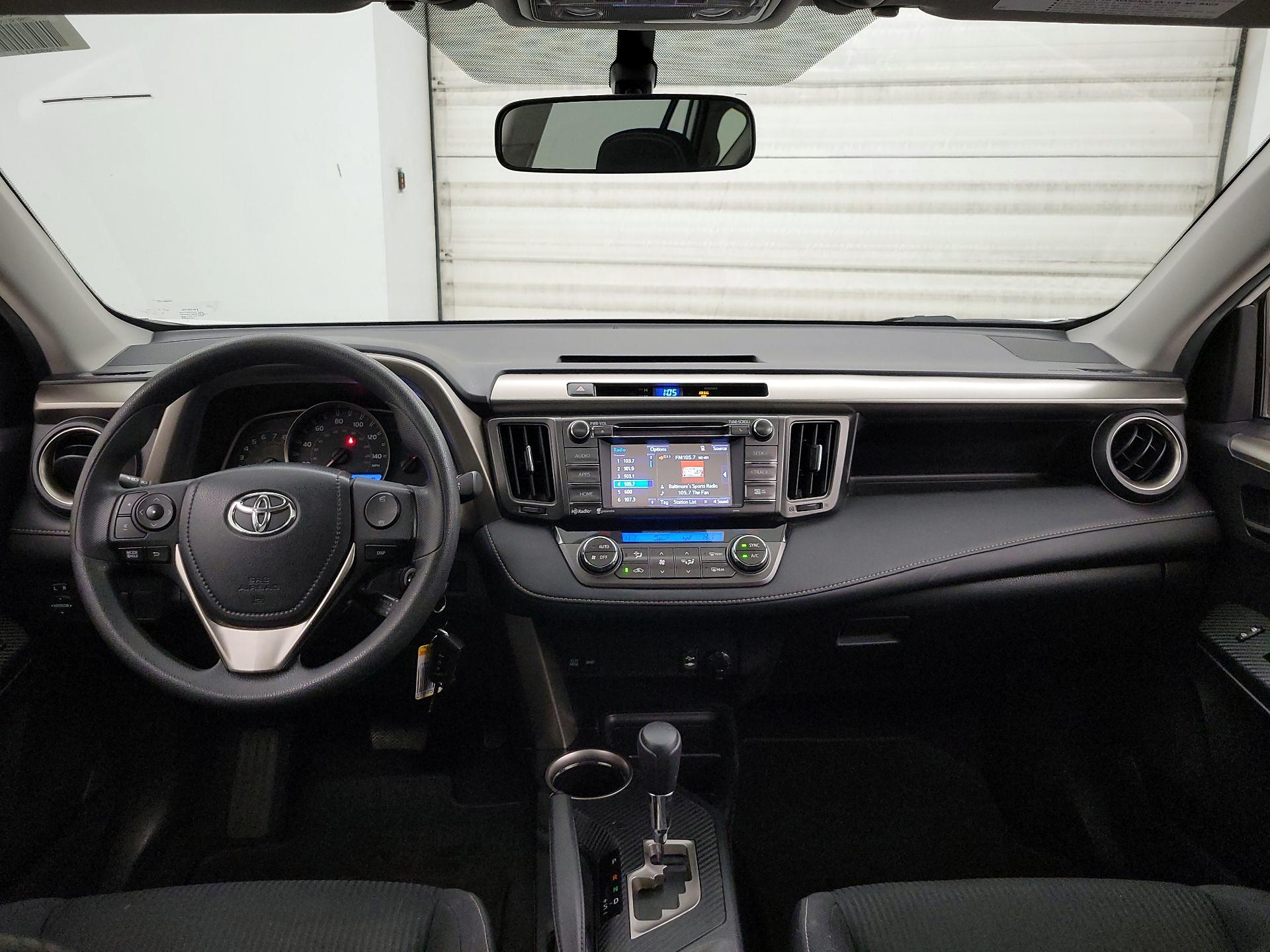 Thumbnail: 2015 Toyota RAV4 - 9