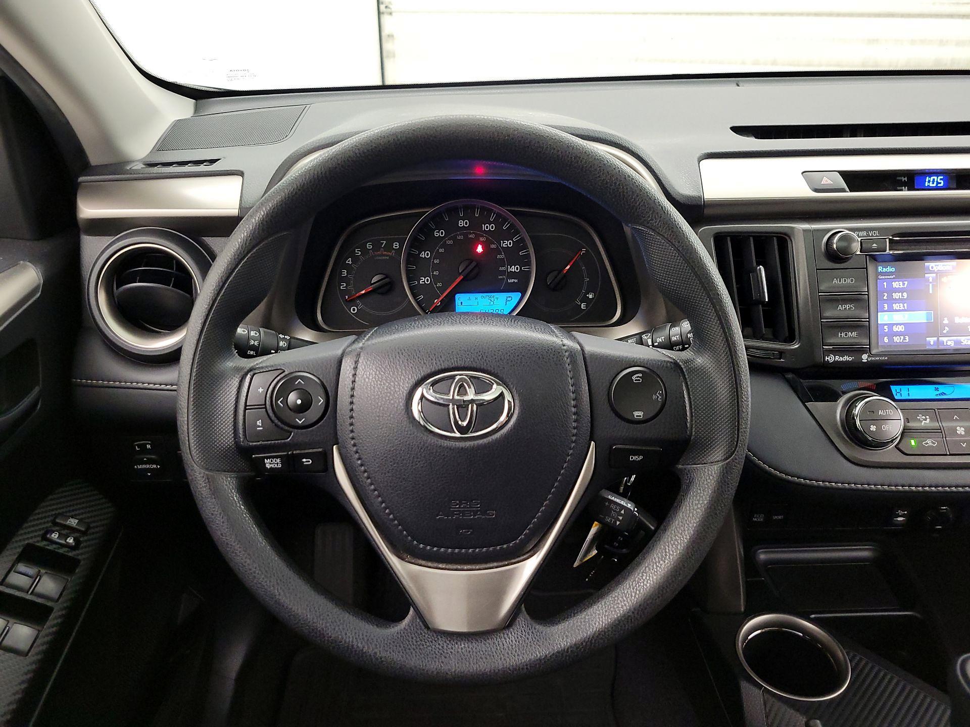 Thumbnail: 2015 Toyota RAV4 - 10