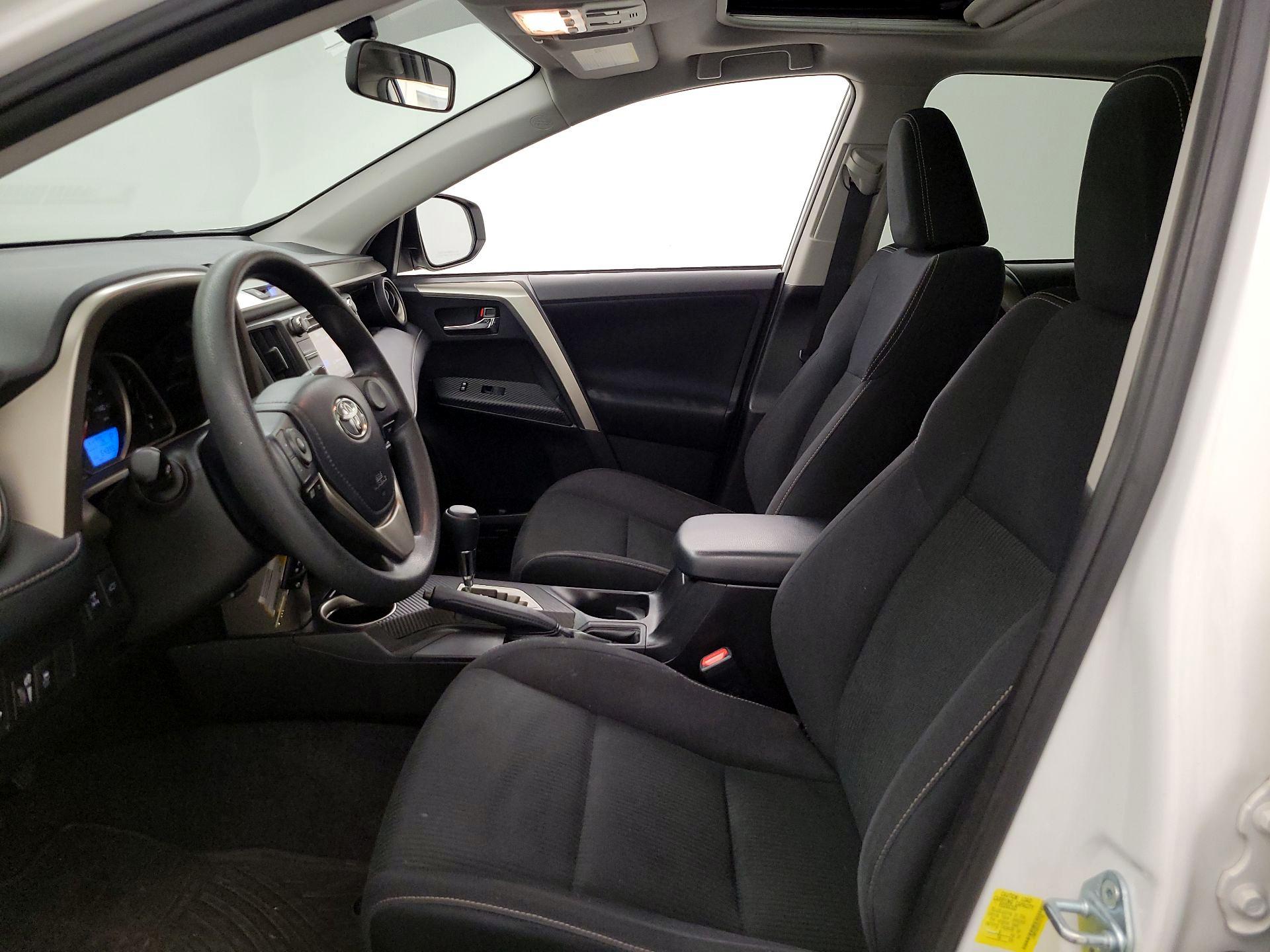 Thumbnail: 2015 Toyota RAV4 - 11