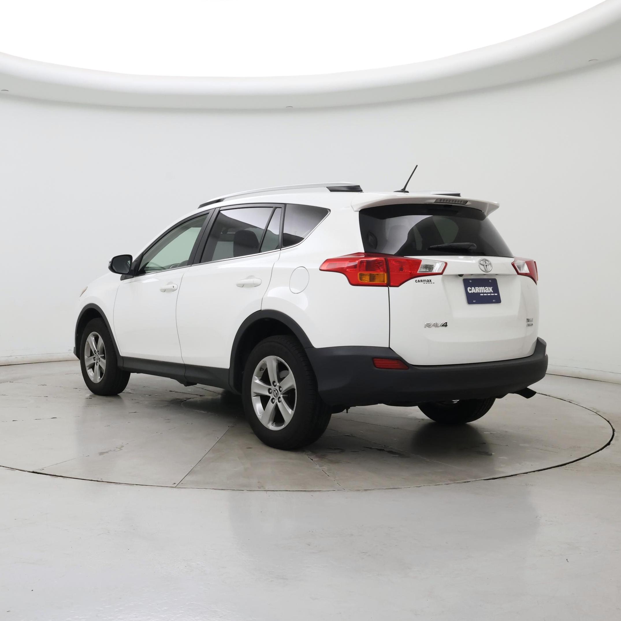 Thumbnail: 2015 Toyota RAV4 - 2