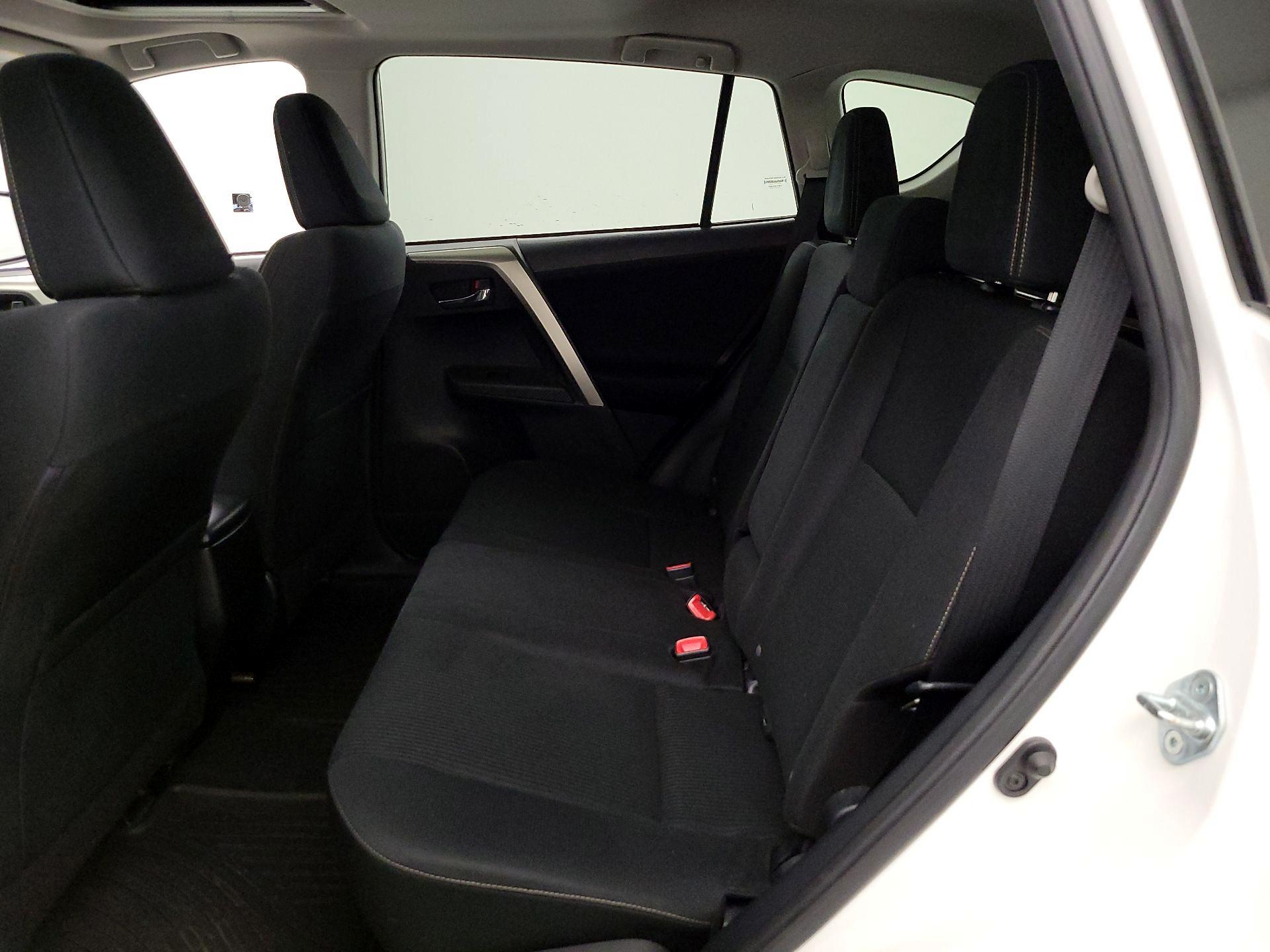 Thumbnail: 2015 Toyota RAV4 - 20