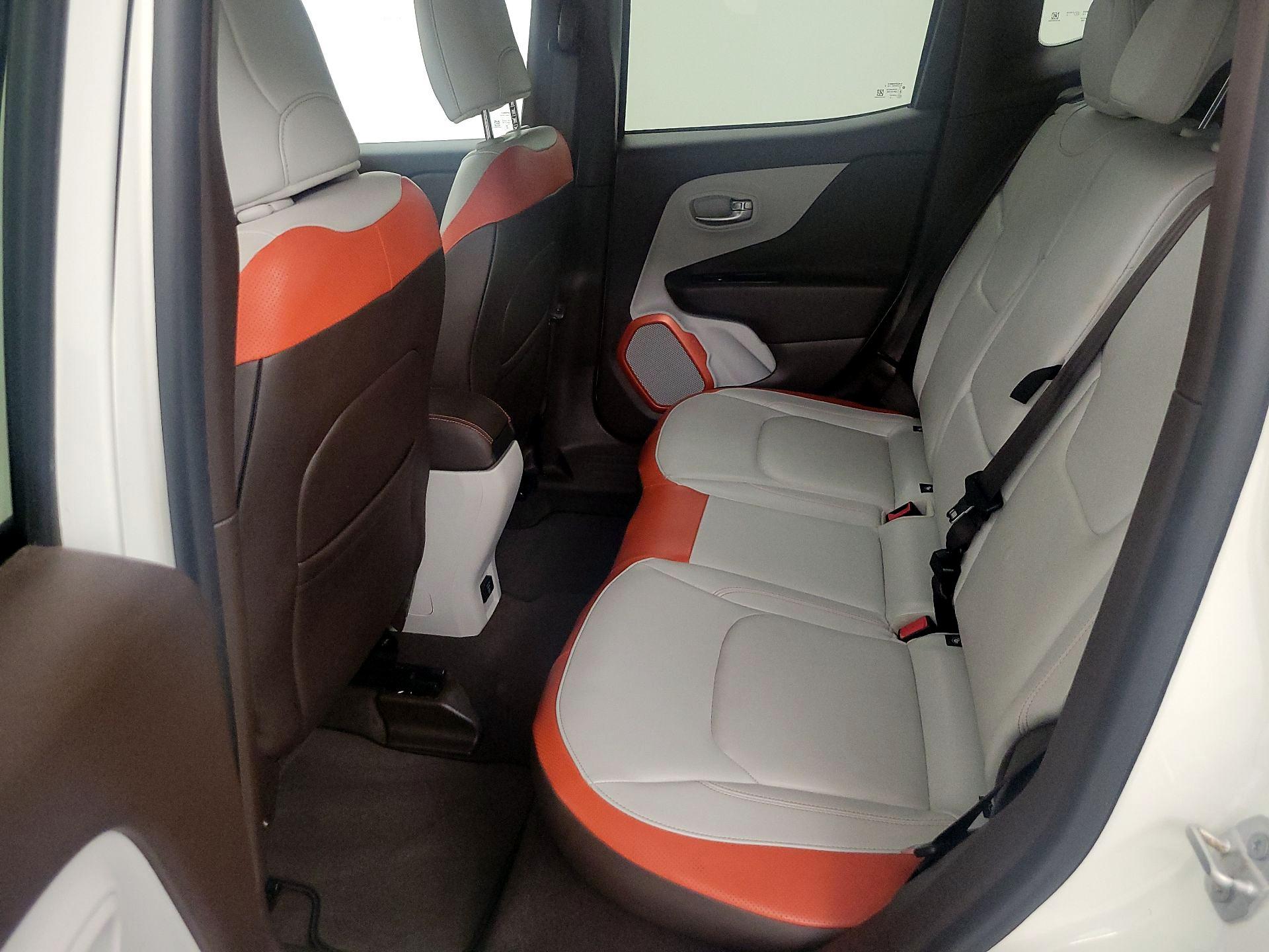 Thumbnail: 2015 Jeep Renegade - 19