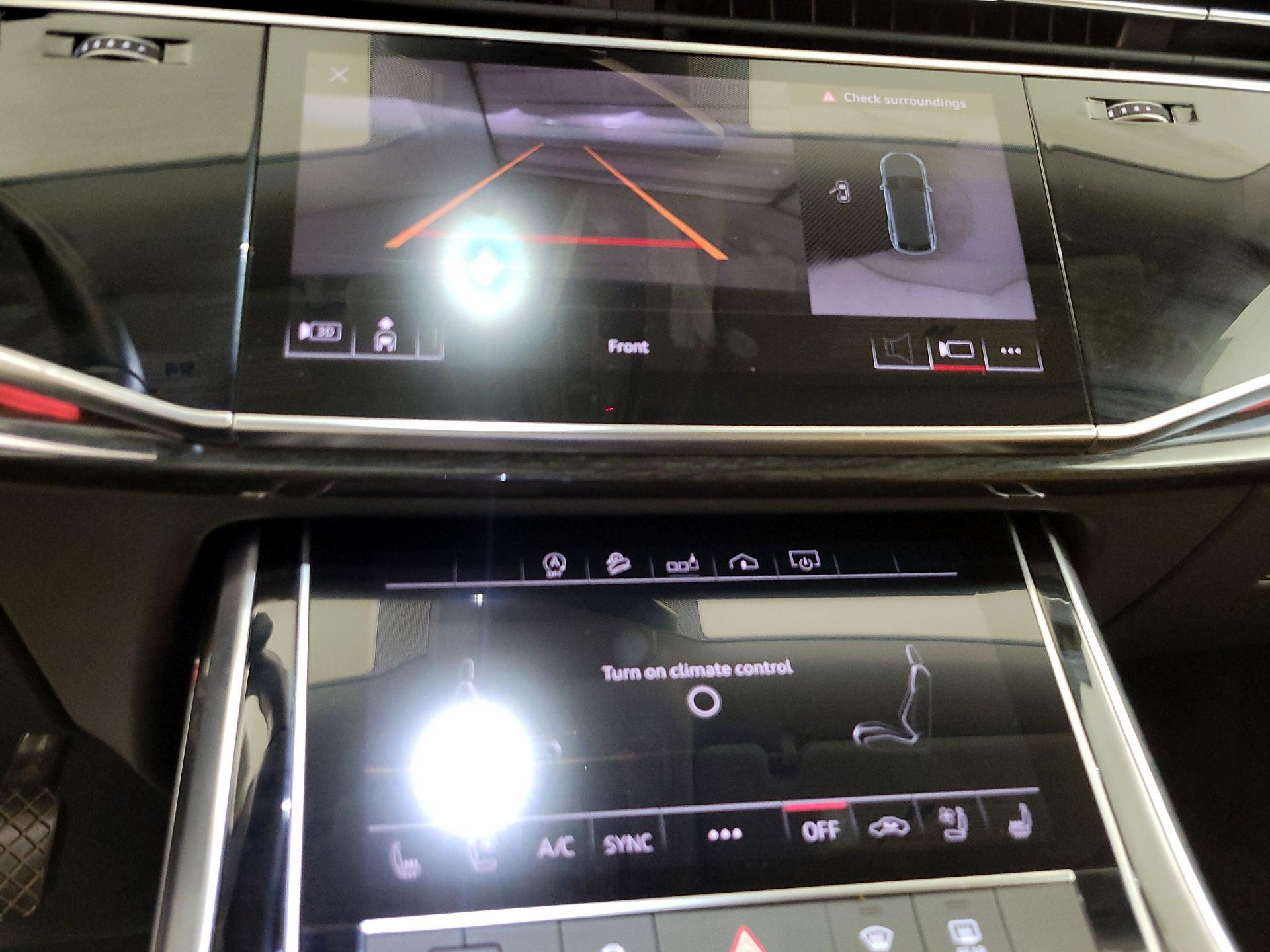 Thumbnail: 2020 Audi Q8 - 15