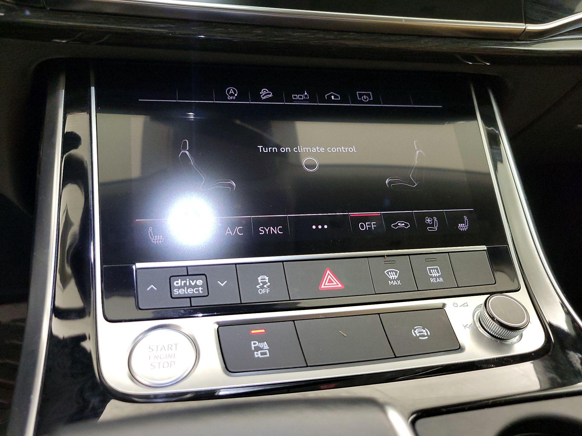 Thumbnail: 2020 Audi Q8 - 16