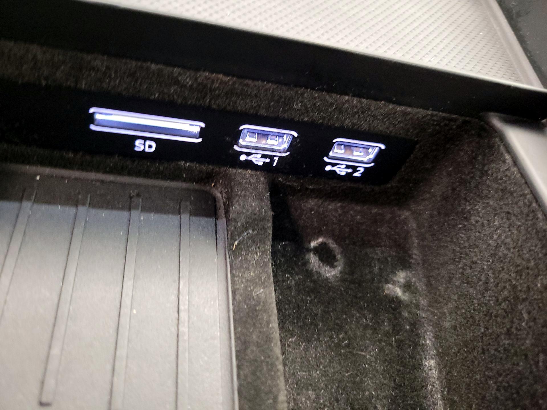 Thumbnail: 2020 Audi Q8 - 18