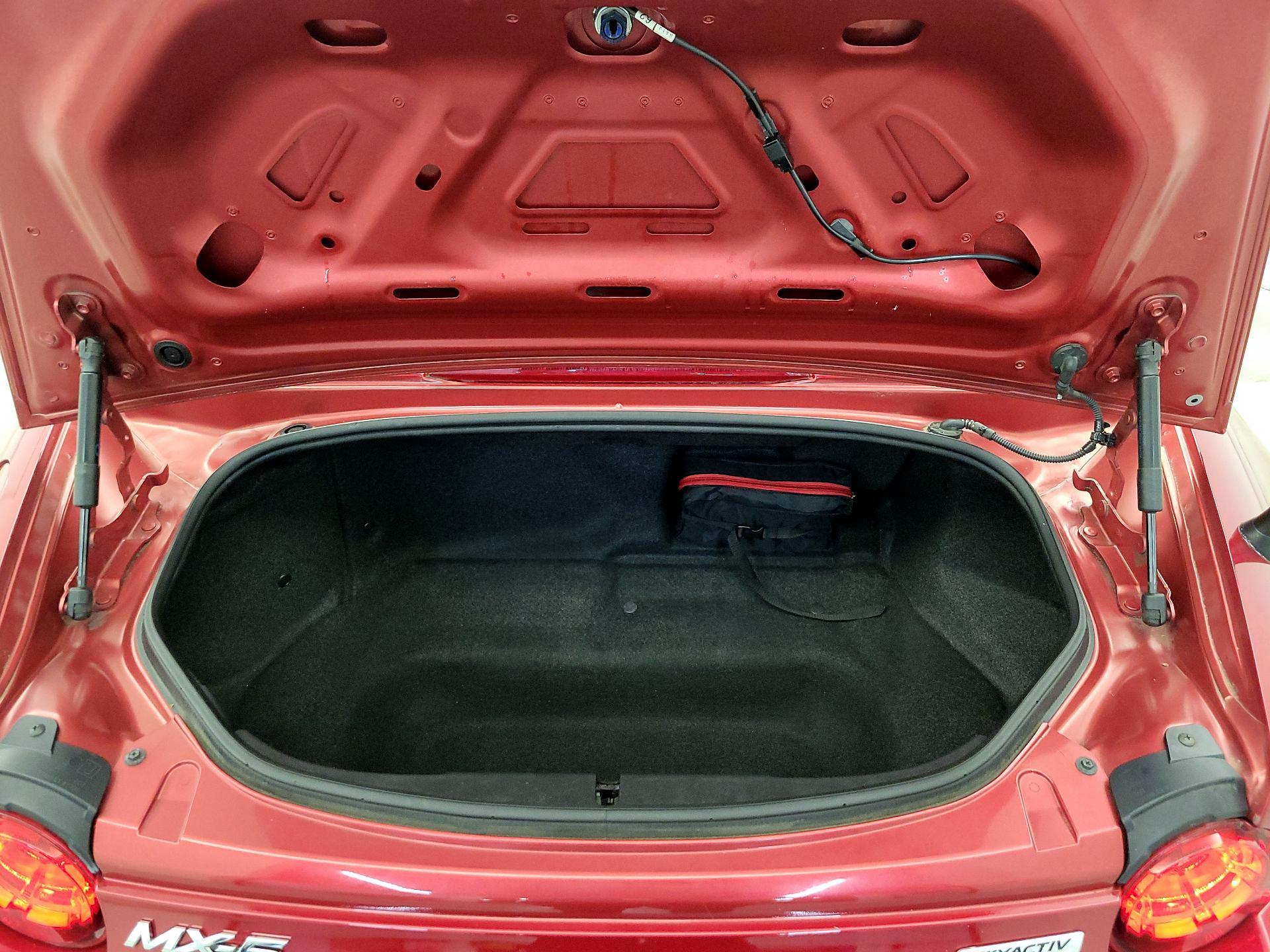 Thumbnail: 2016 Mazda MX-5 Miata - 18