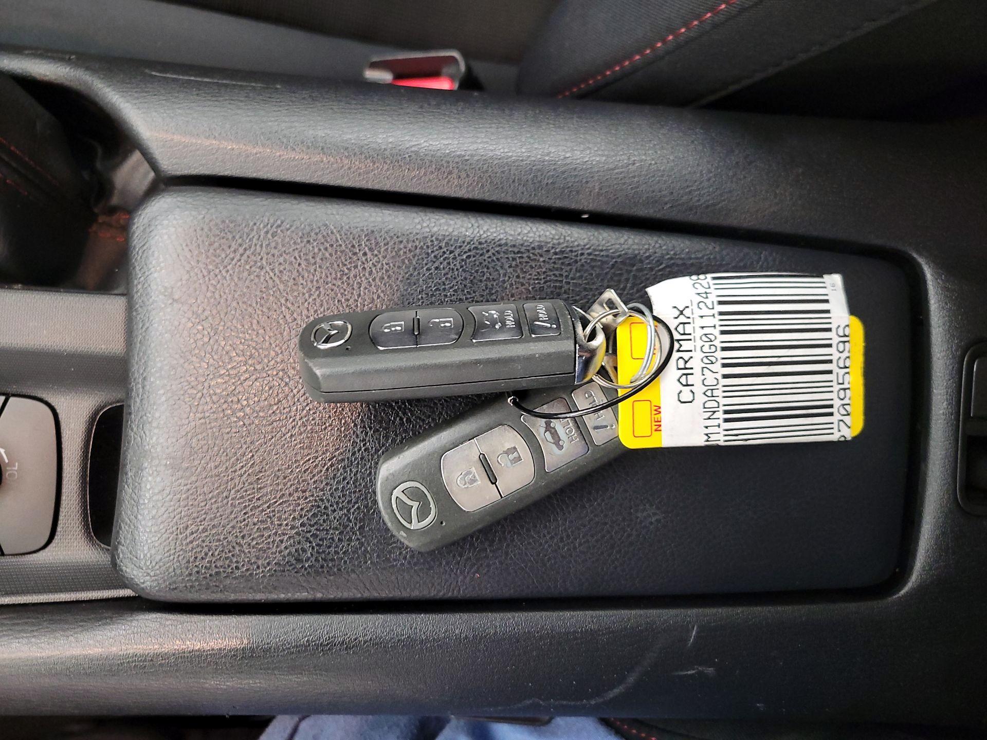 Thumbnail: 2016 Mazda MX-5 Miata - 20