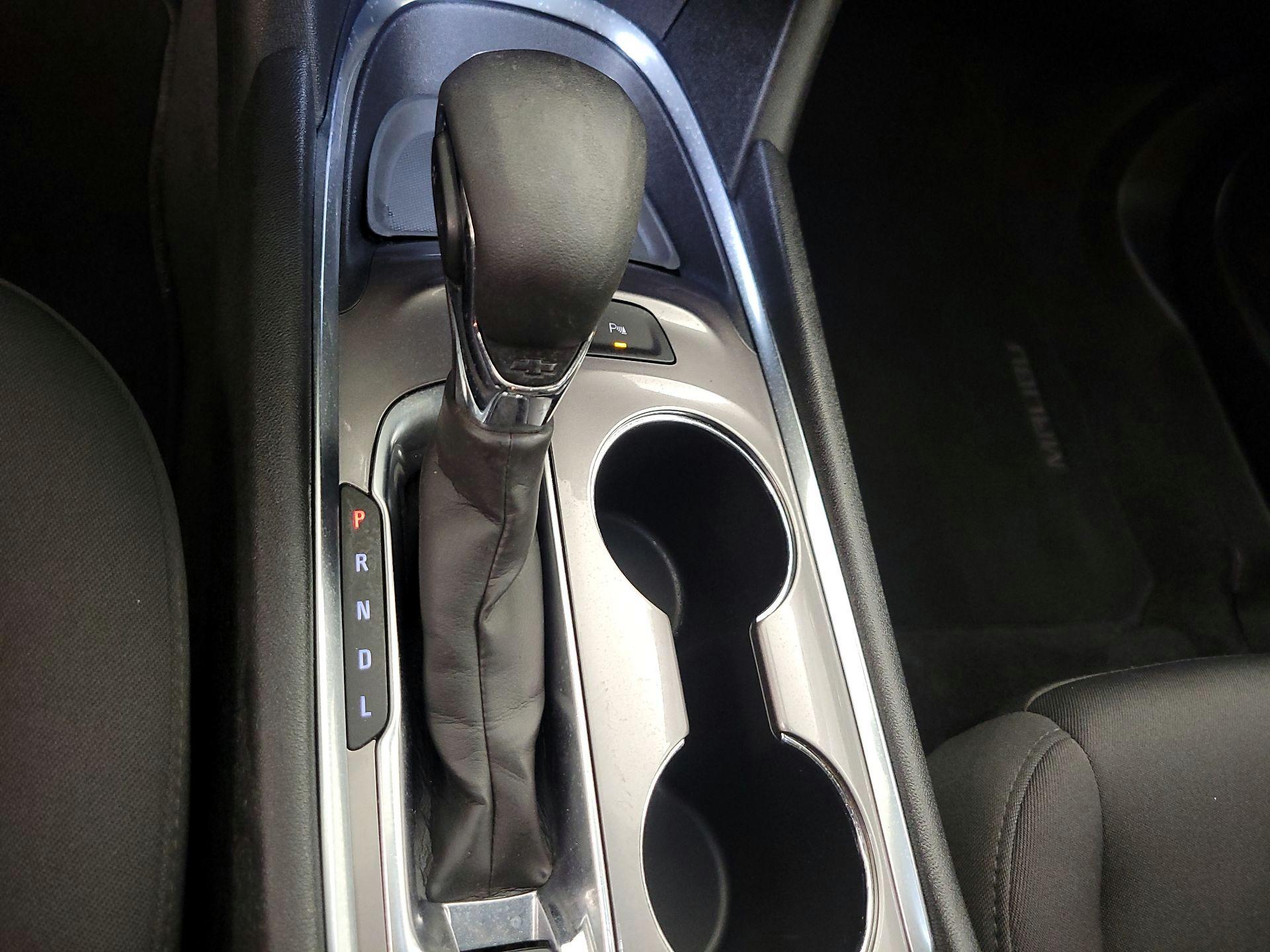 Thumbnail: 2022 Chevrolet Malibu - 17