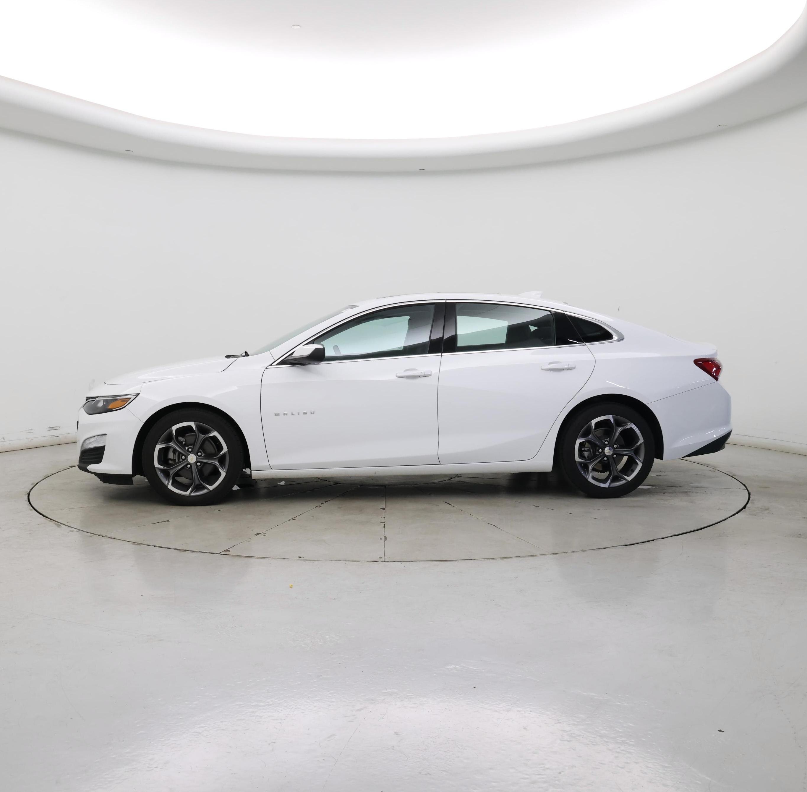 Thumbnail: 2022 Chevrolet Malibu - 3