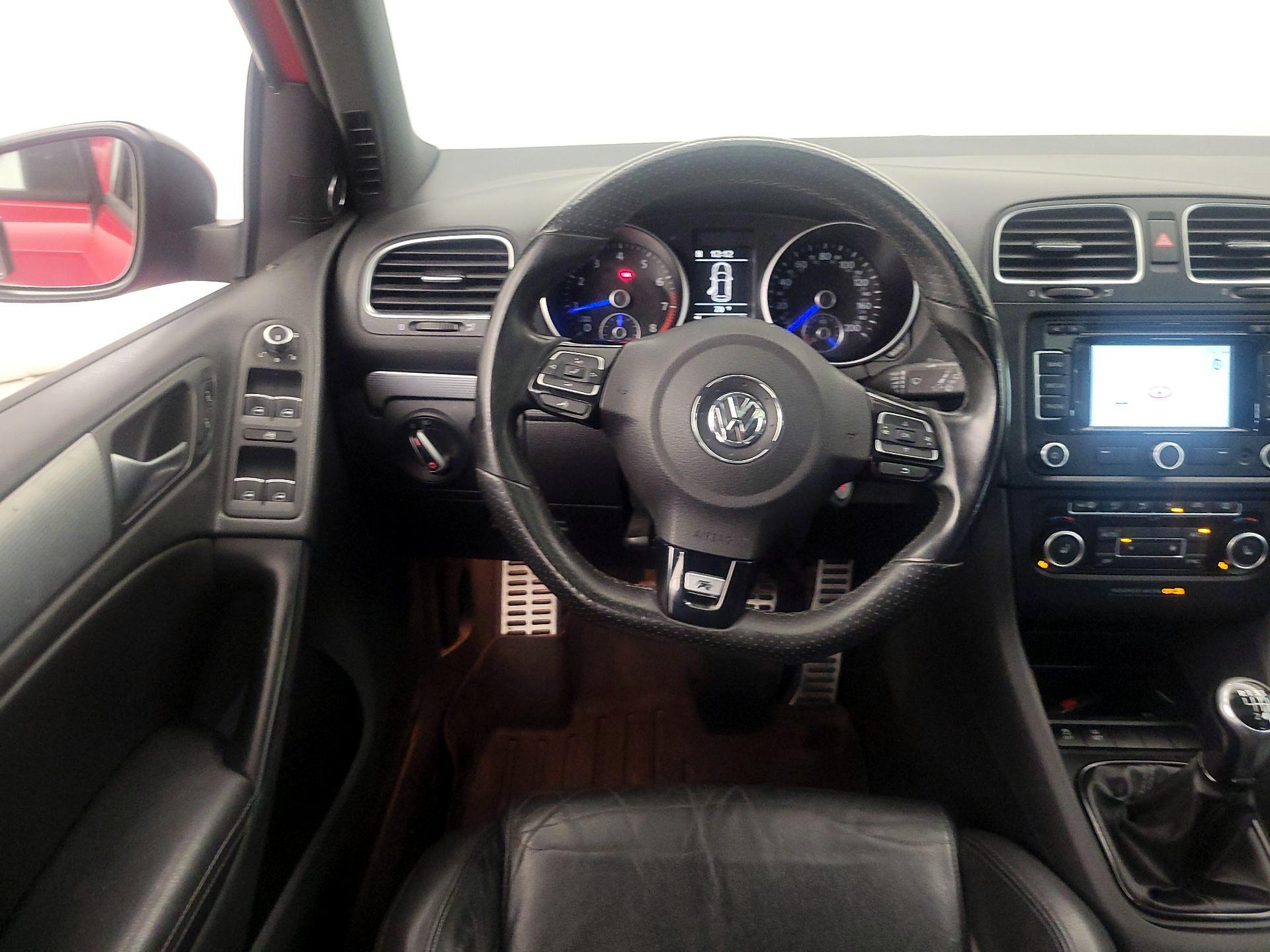 Thumbnail: 2013 Volkswagen Golf - 10