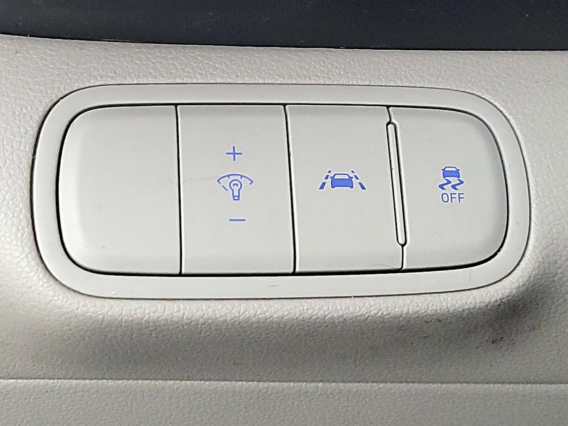 Thumbnail: 2020 Hyundai Venue - 13