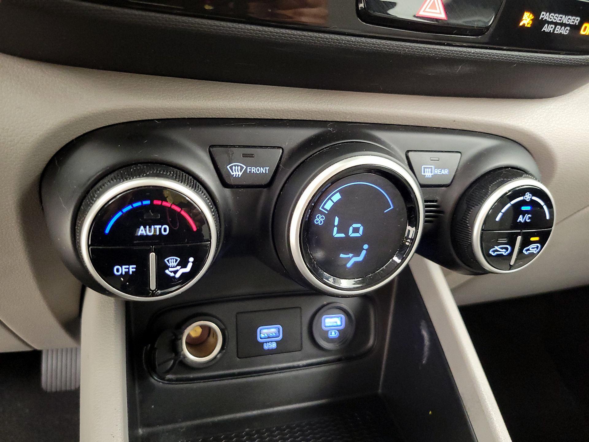 Thumbnail: 2020 Hyundai Venue - 16