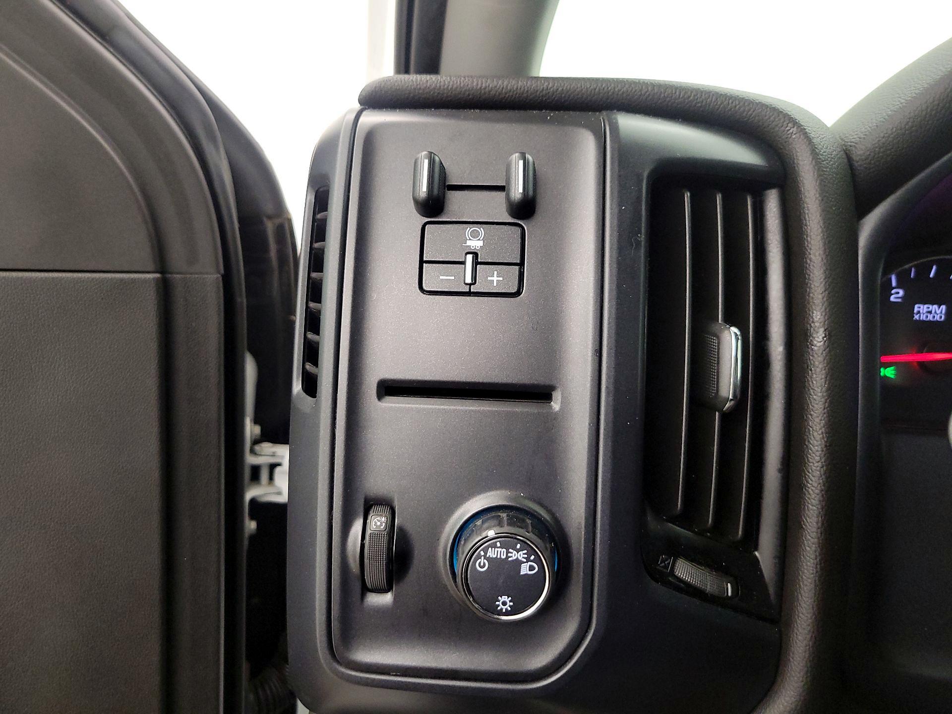Thumbnail: 2019 Chevrolet Silverado 3500 - 13