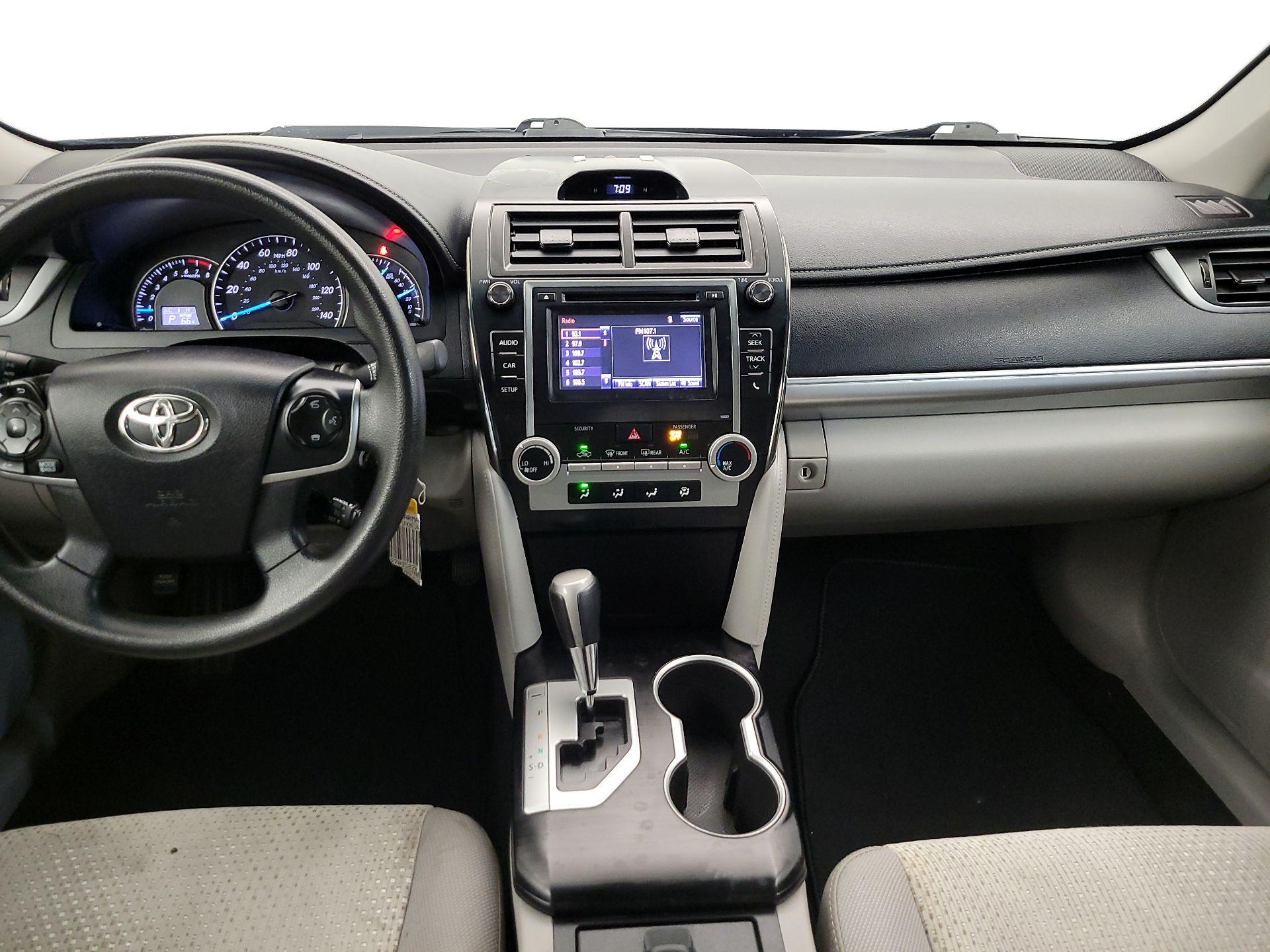 Thumbnail: 2014 Toyota Camry - 9