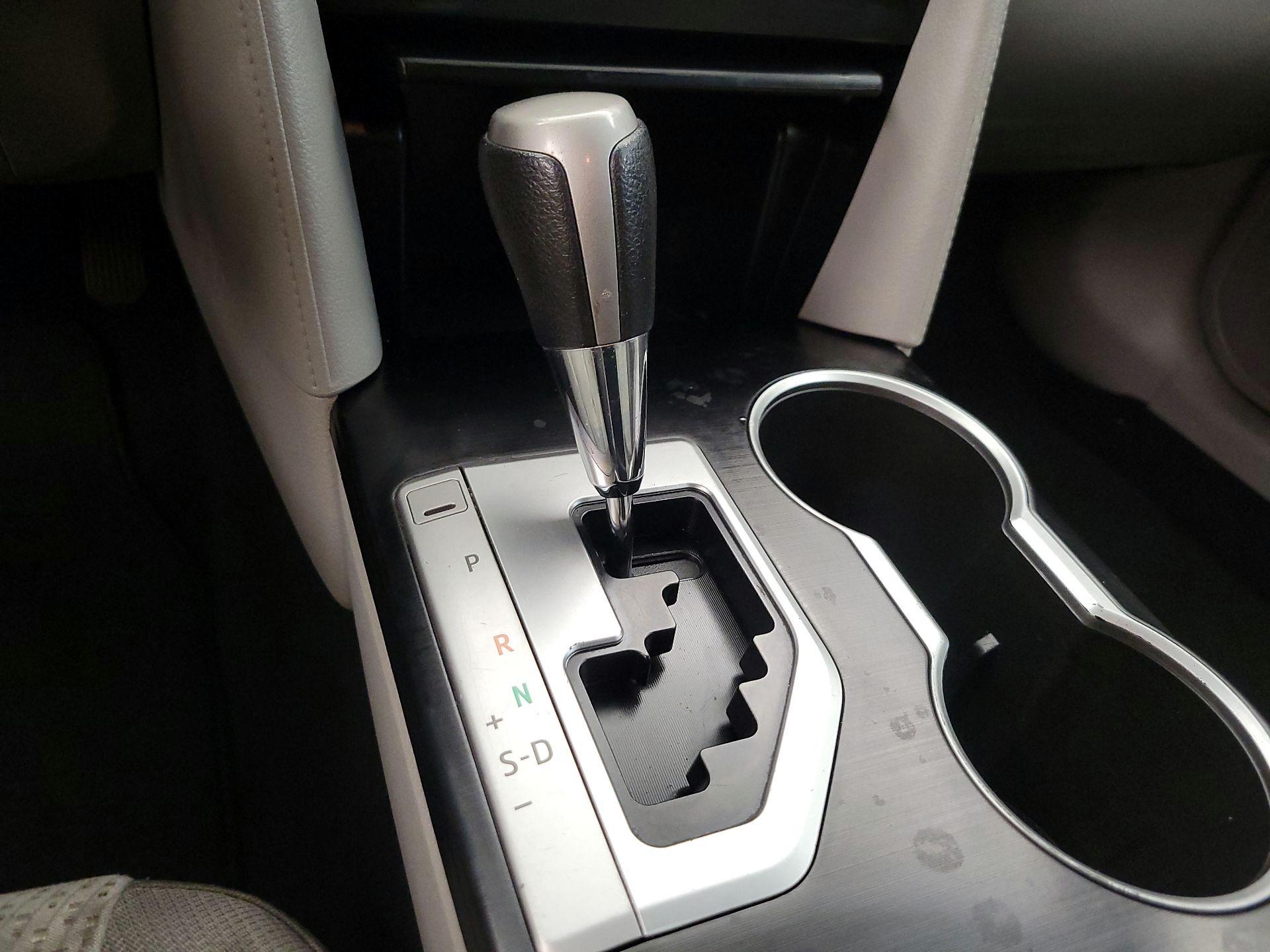 Thumbnail: 2014 Toyota Camry - 16