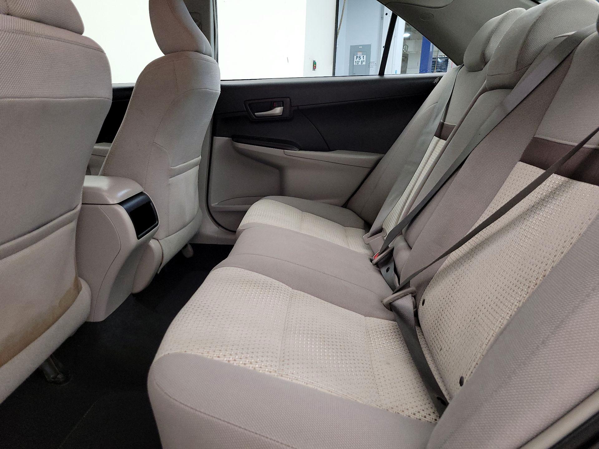 Thumbnail: 2014 Toyota Camry - 18