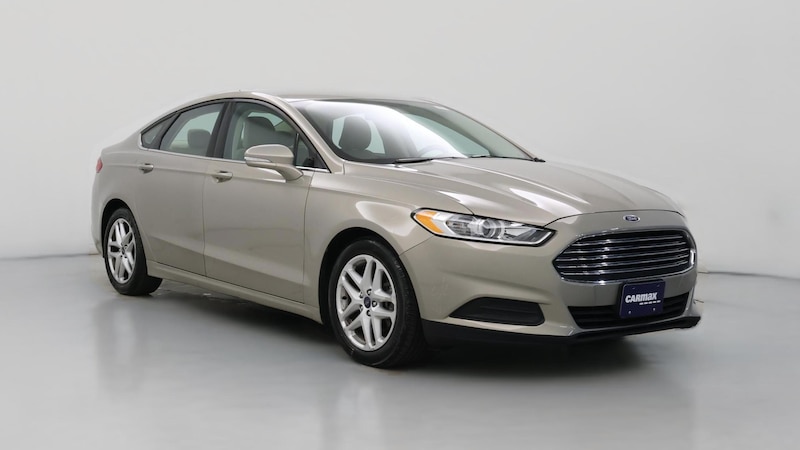2015 Ford Fusion SE Hero Image