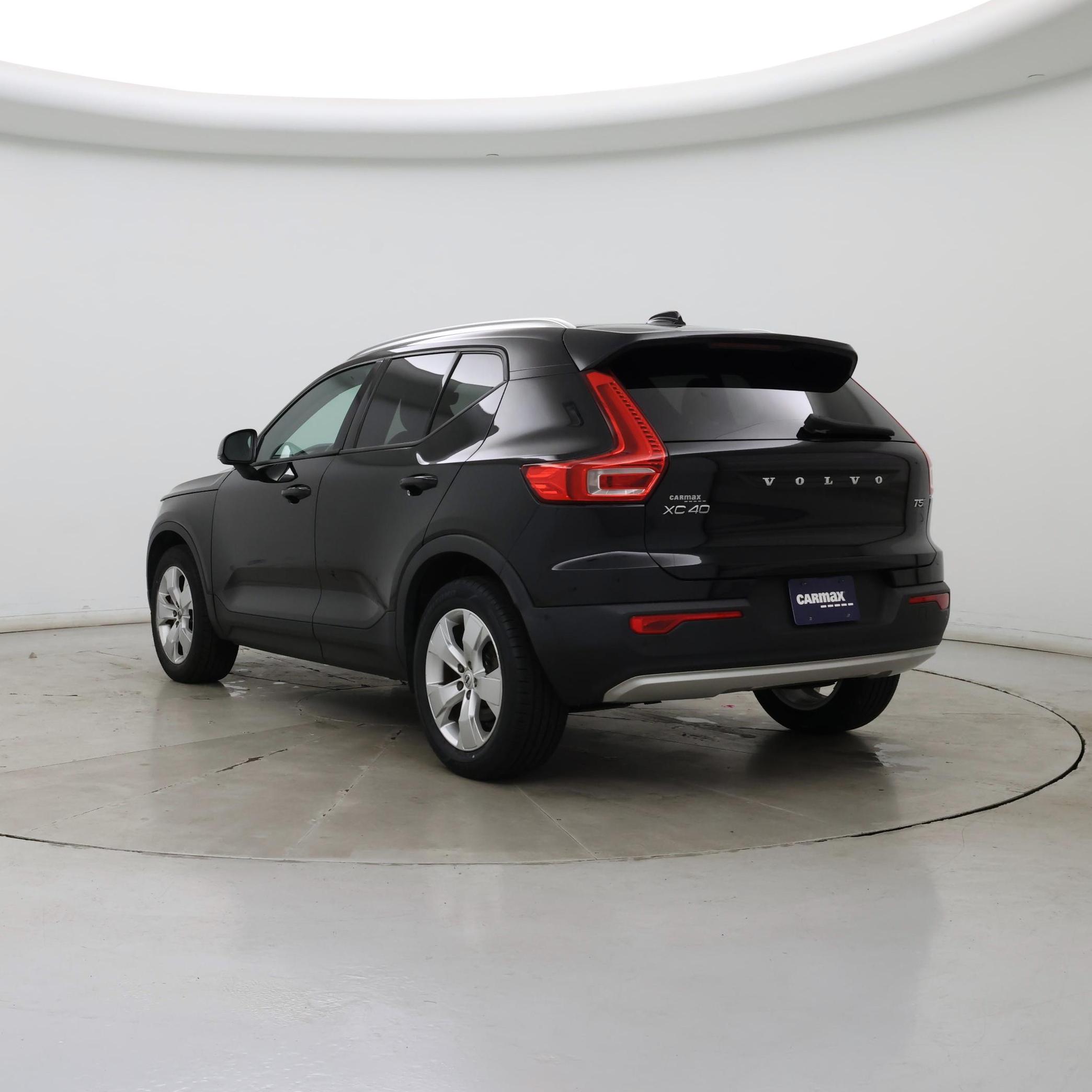 Thumbnail: 2019 Volvo XC40 - 2