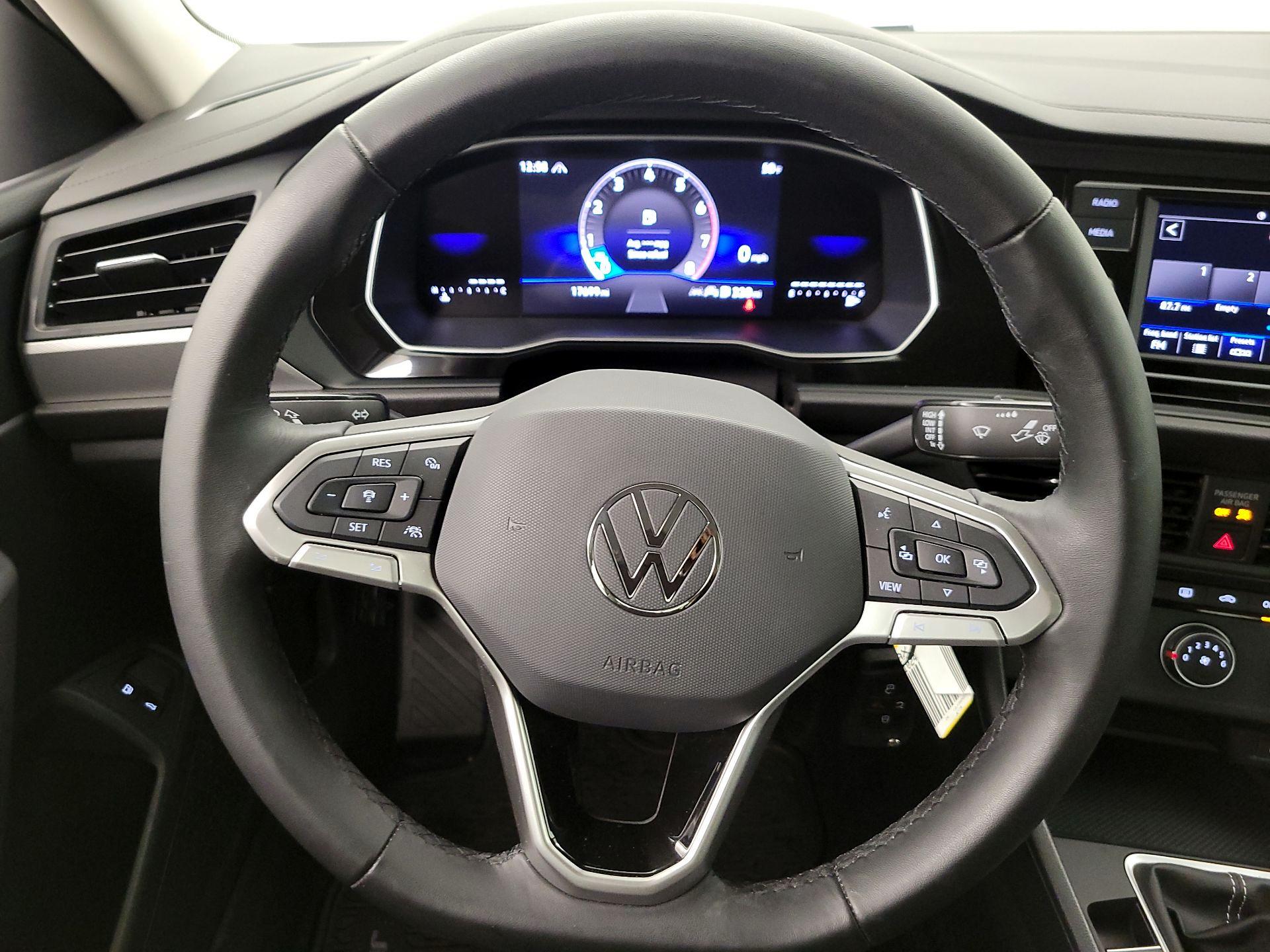 Thumbnail: 2024 Volkswagen Jetta - 10