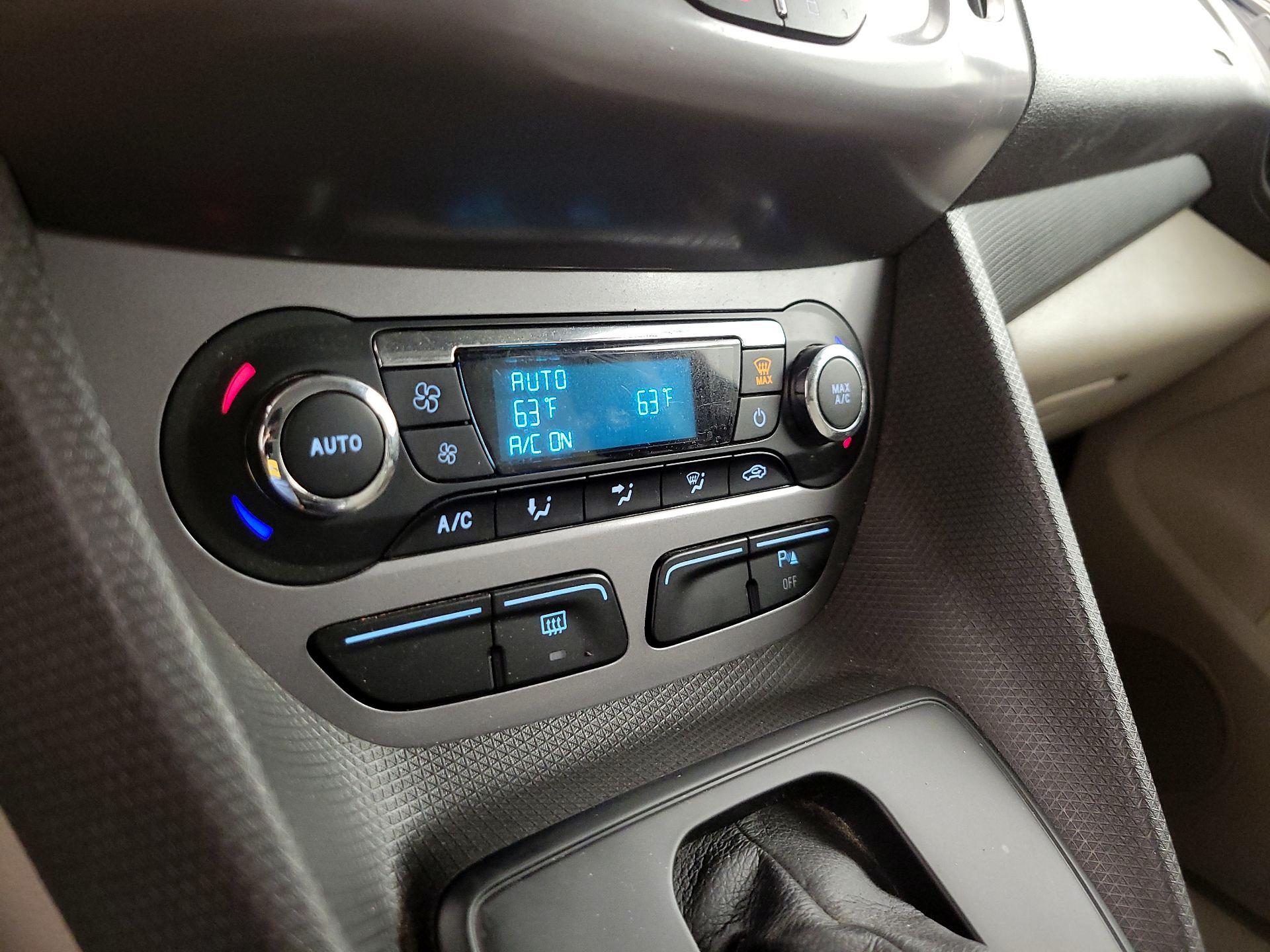 Thumbnail: 2017 Ford Transit Series - 16
