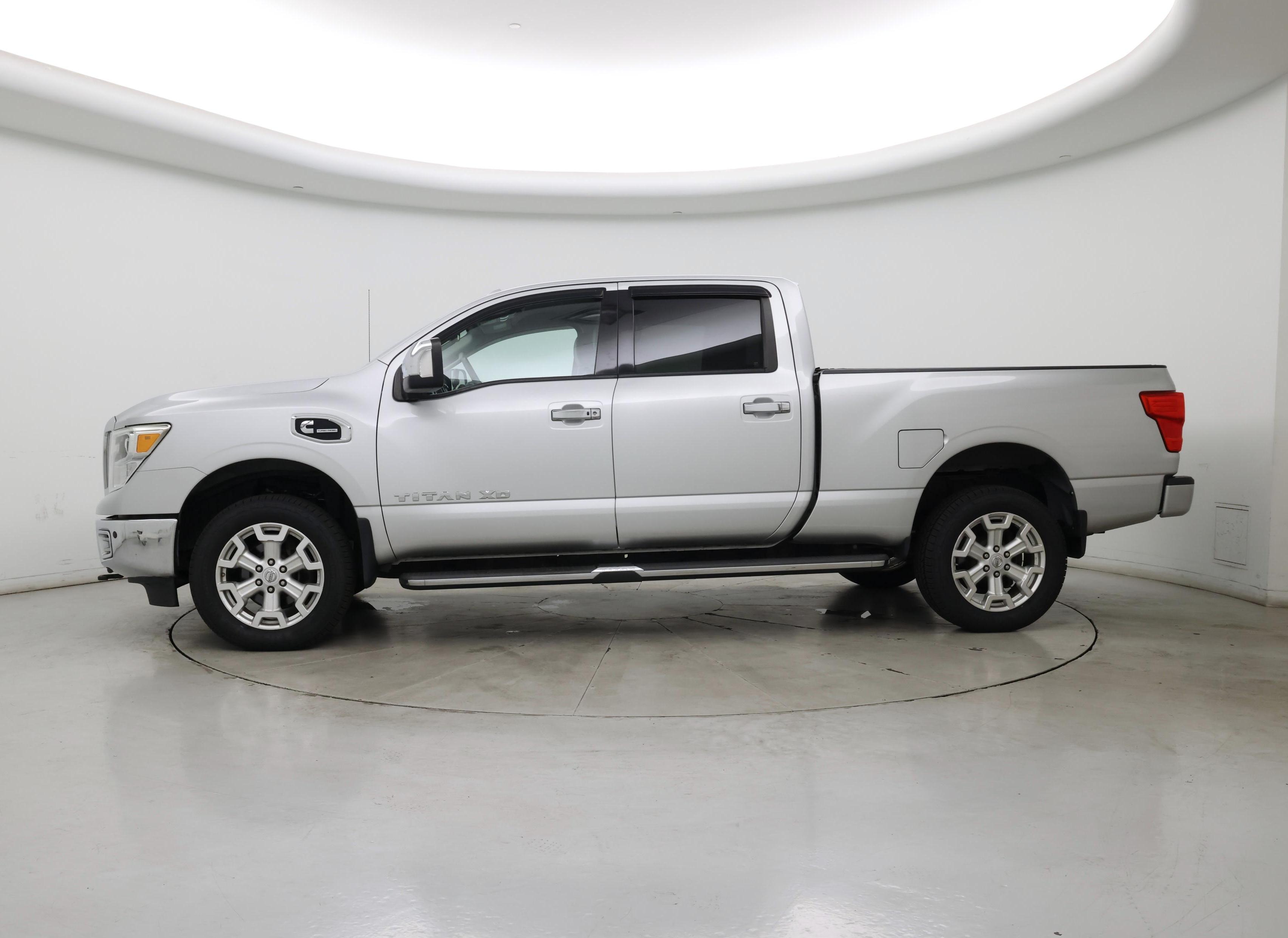 Thumbnail: 2016 Nissan Titan - 3