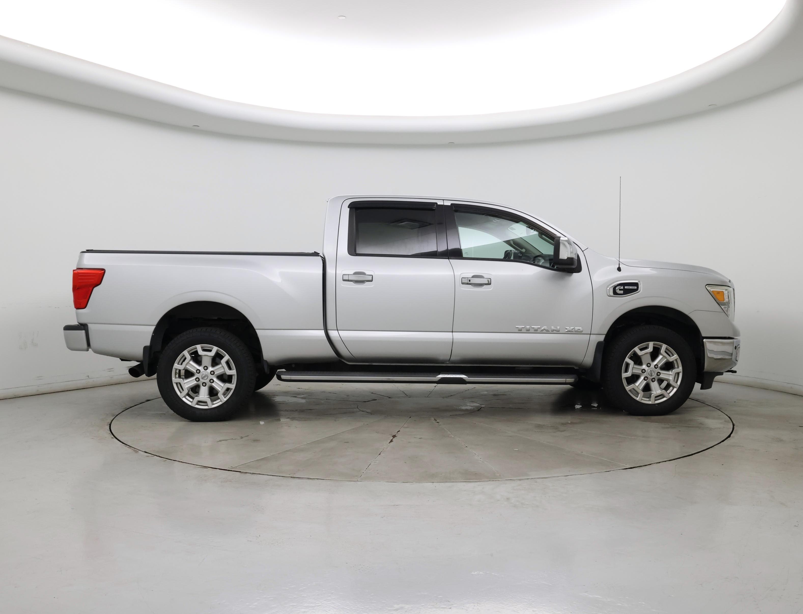 Thumbnail: 2016 Nissan Titan - 7