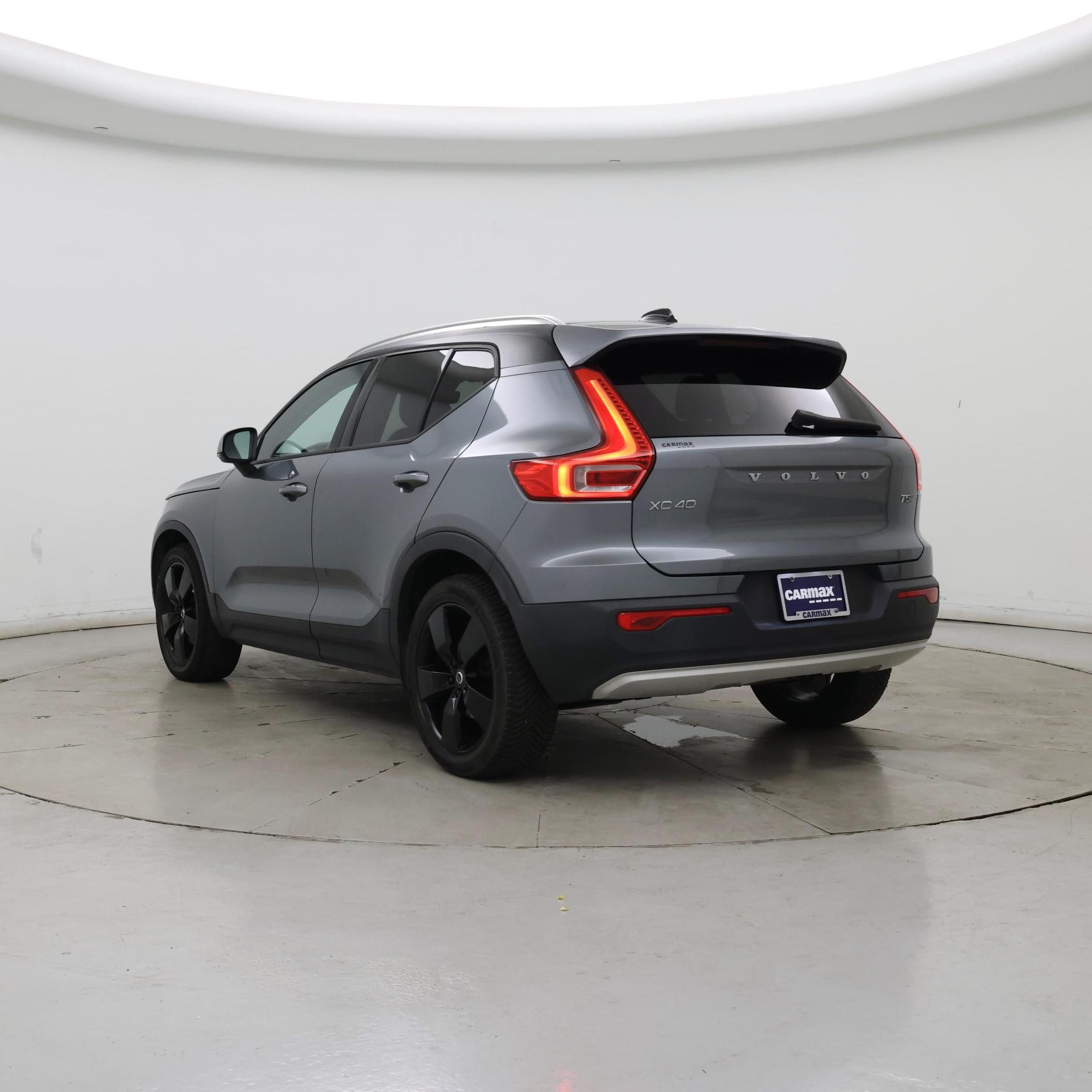 Thumbnail: 2019 Volvo XC40 - 2