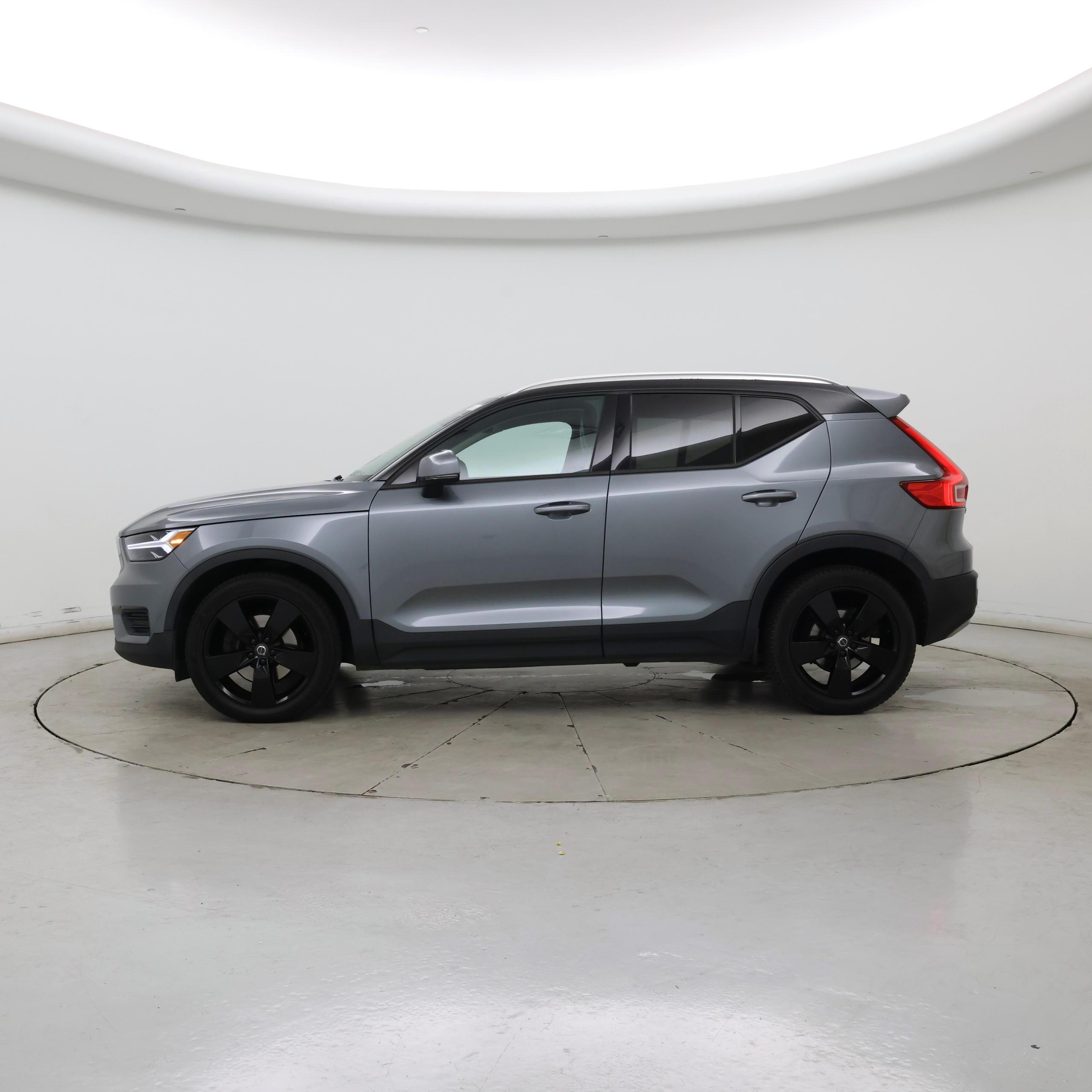 Thumbnail: 2019 Volvo XC40 - 3
