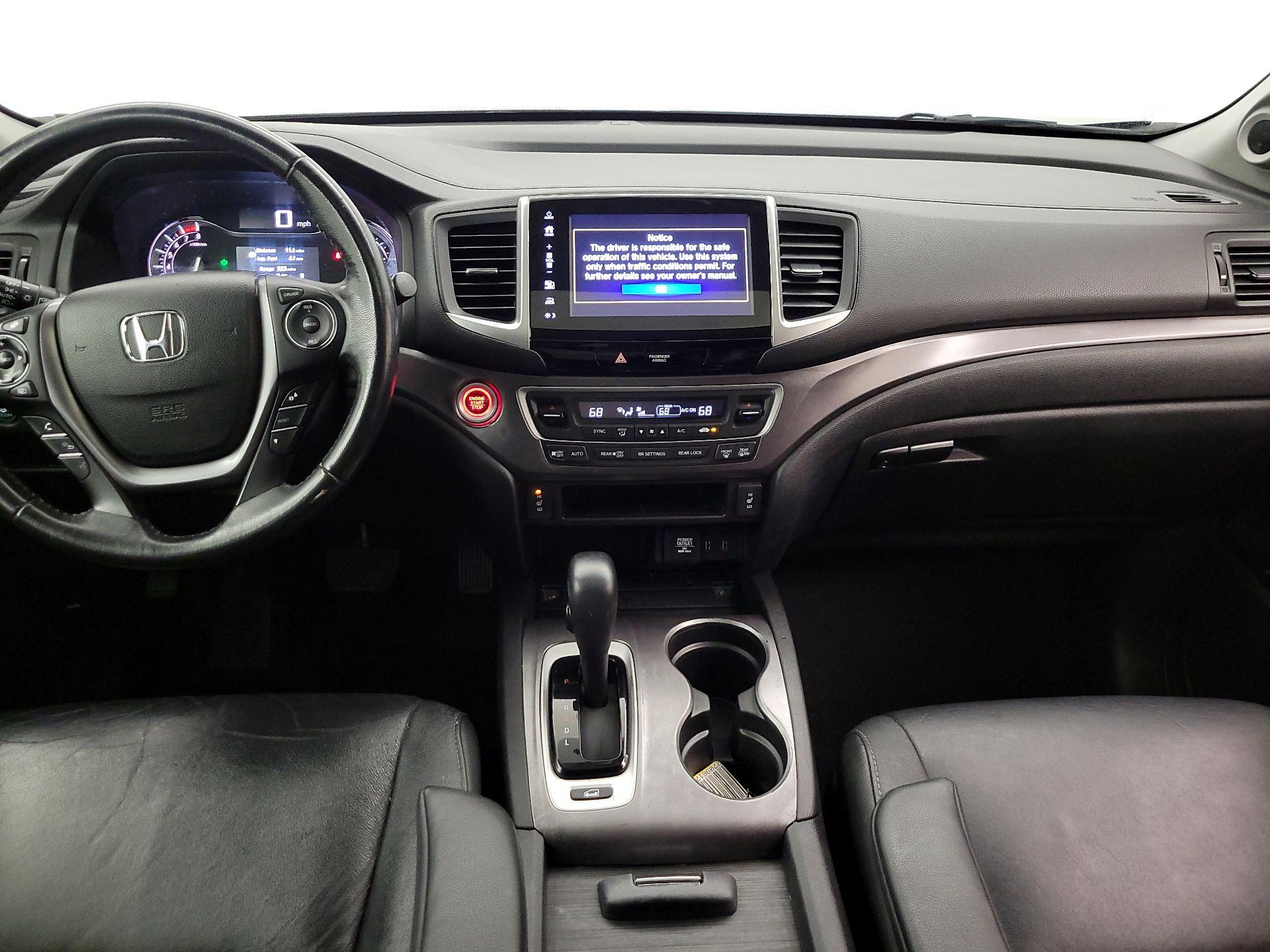 Thumbnail: 2017 Honda Pilot - 9