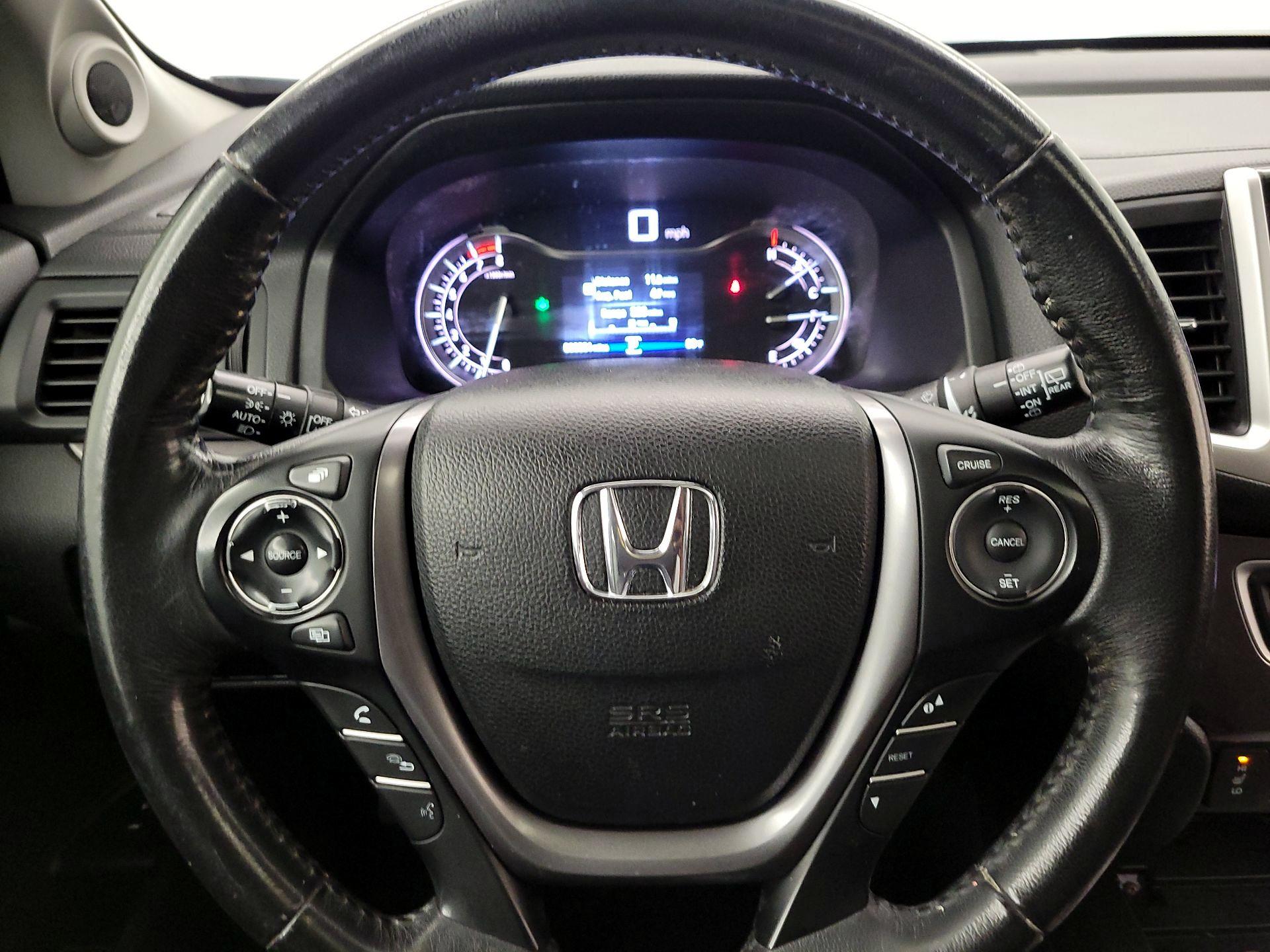 Thumbnail: 2017 Honda Pilot - 10