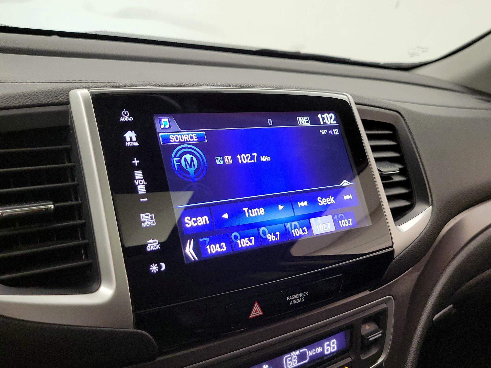 Thumbnail: 2017 Honda Pilot - 15