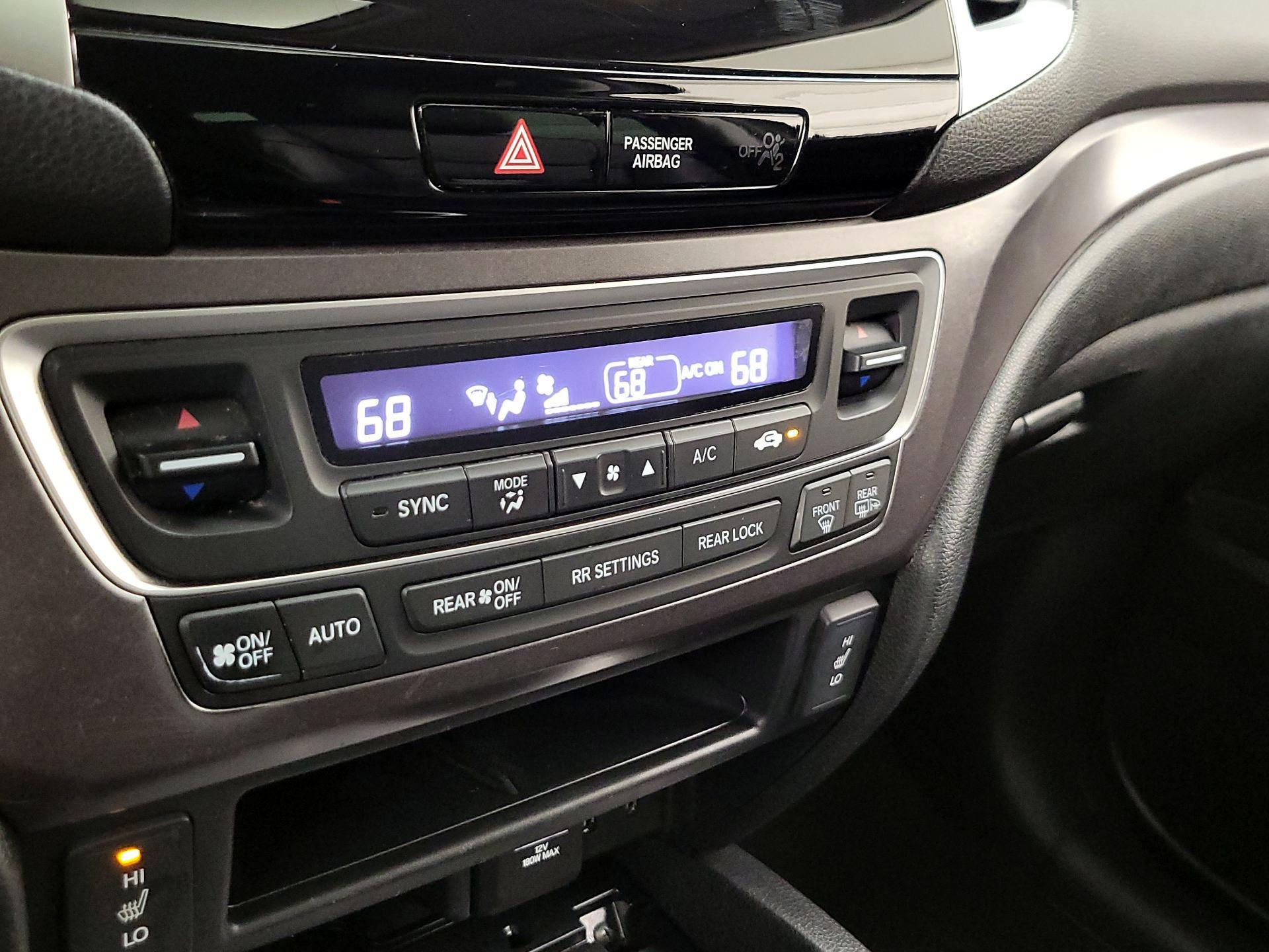 Thumbnail: 2017 Honda Pilot - 16