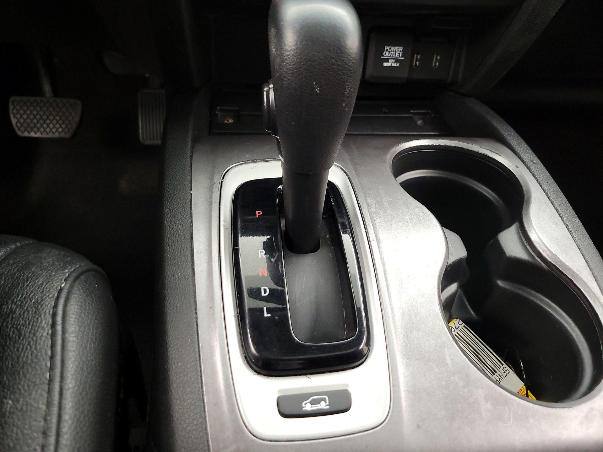 Thumbnail: 2017 Honda Pilot - 17