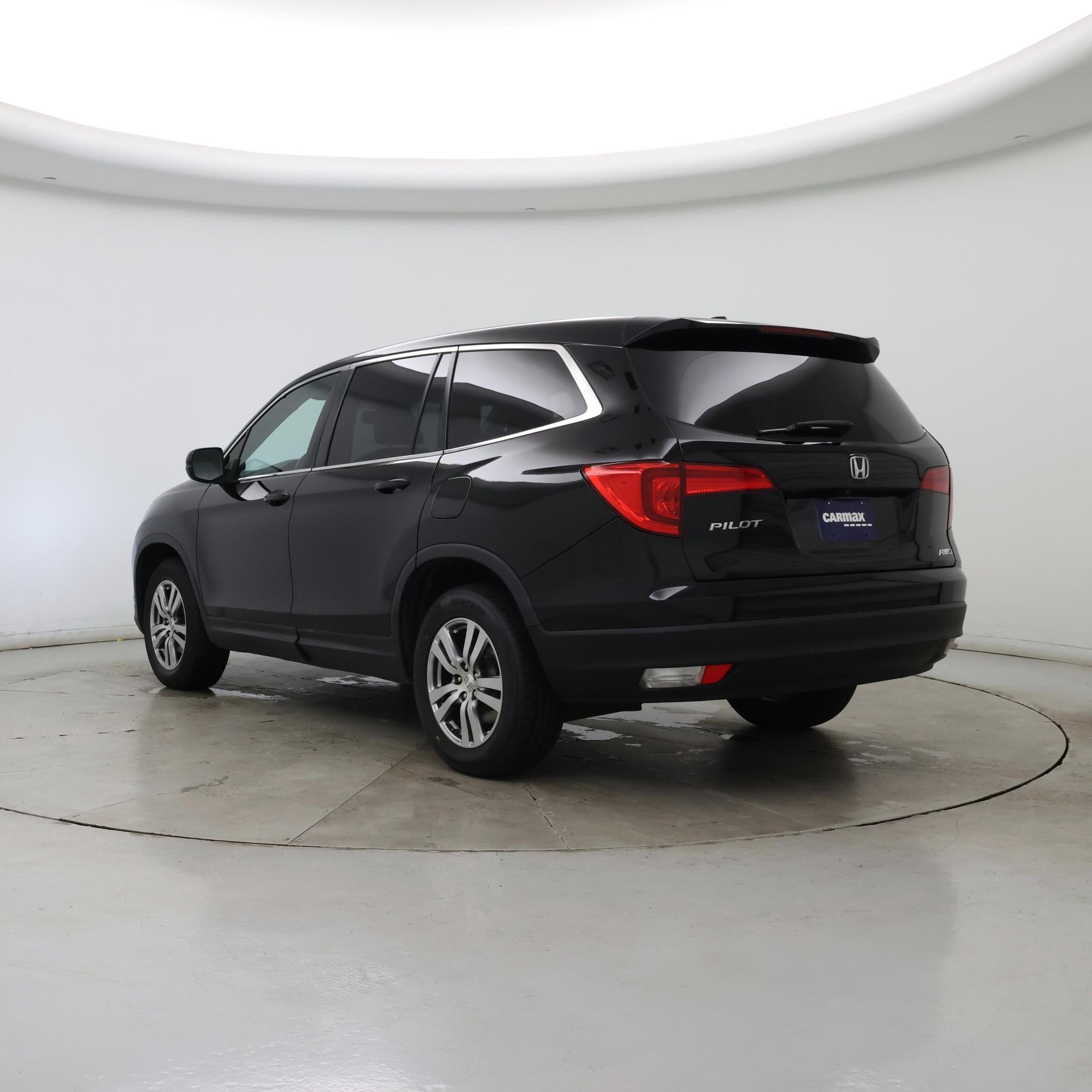 Thumbnail: 2017 Honda Pilot - 2