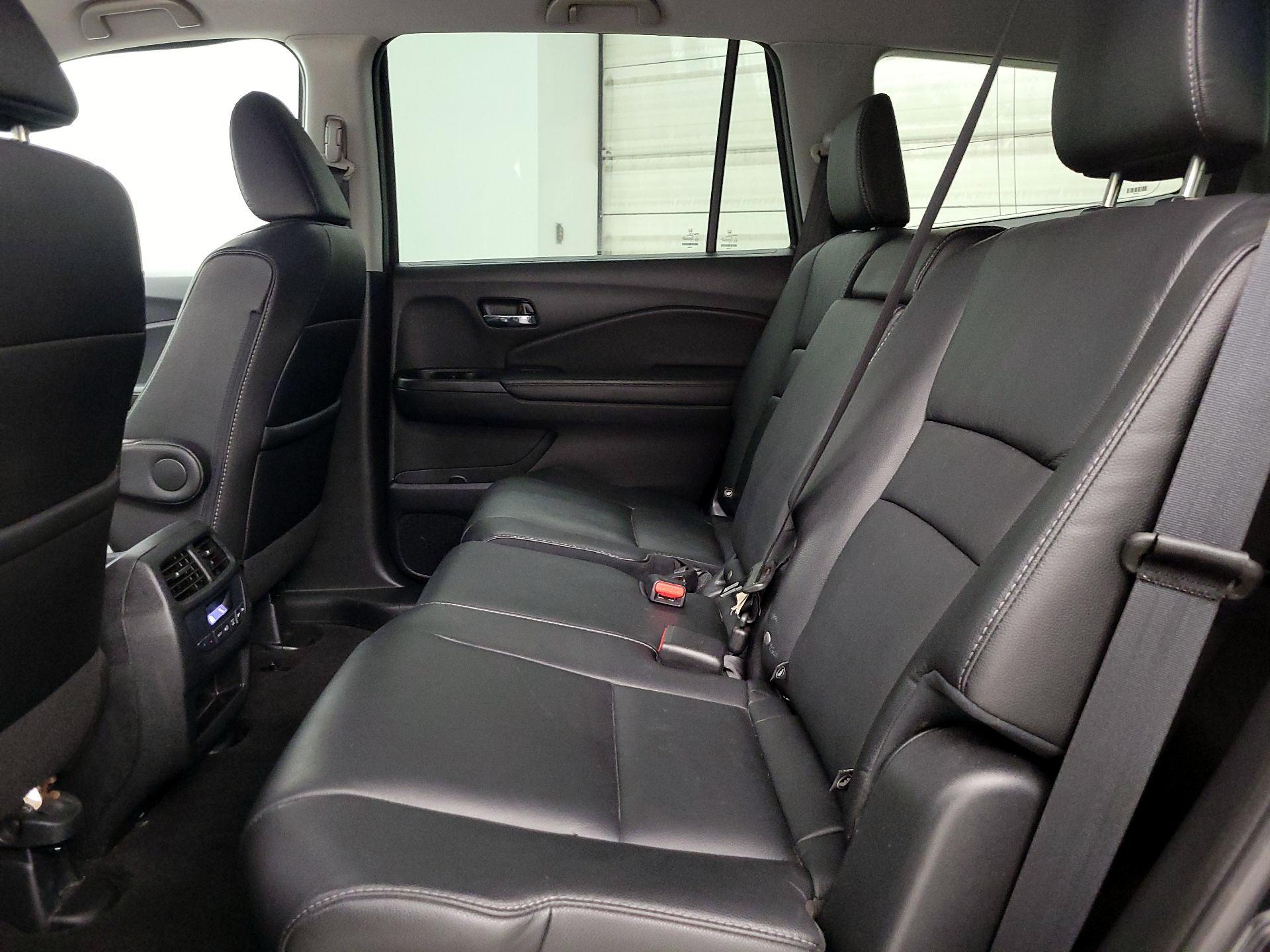 Thumbnail: 2017 Honda Pilot - 20