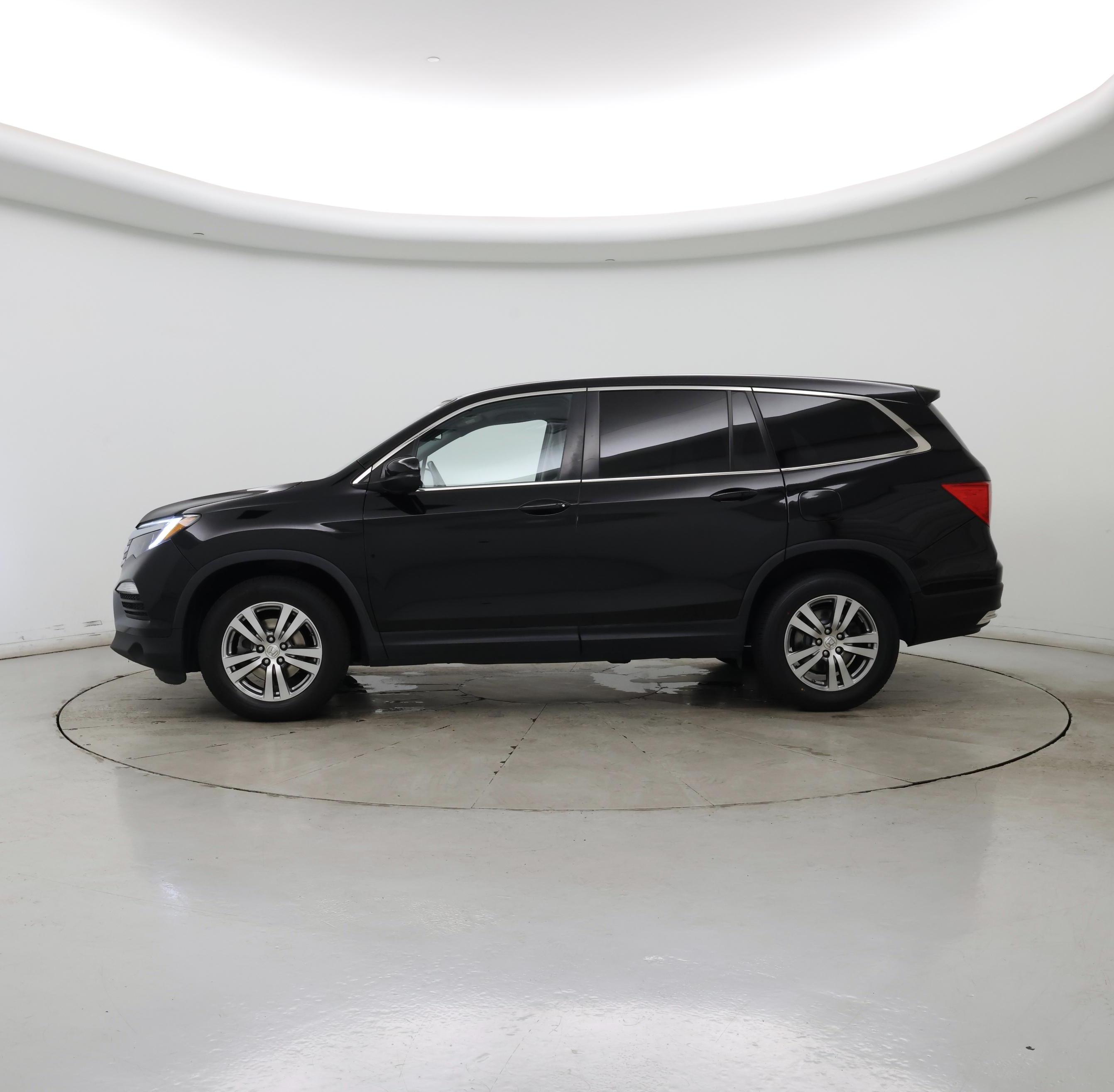 Thumbnail: 2017 Honda Pilot - 3