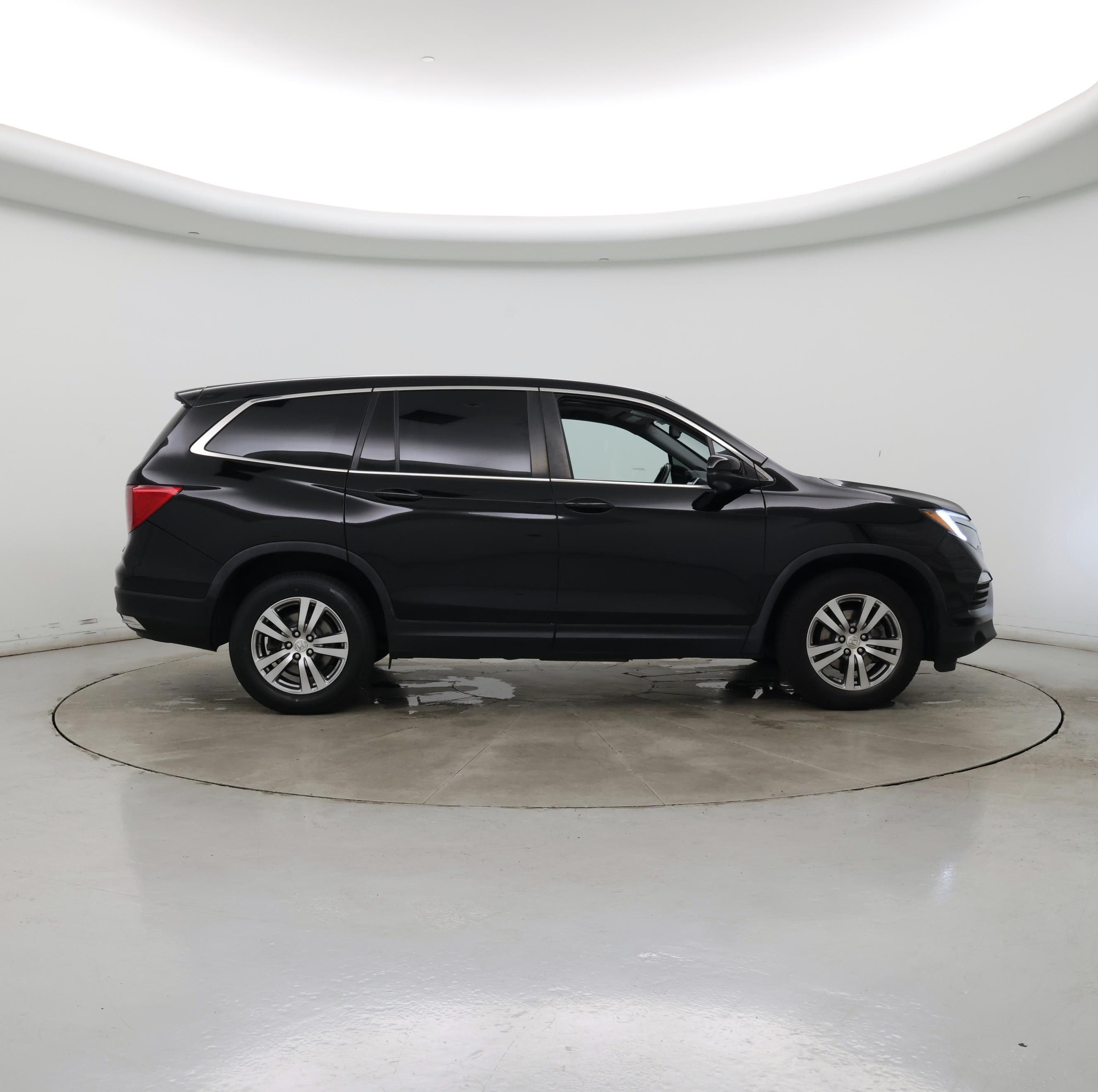 Thumbnail: 2017 Honda Pilot - 7