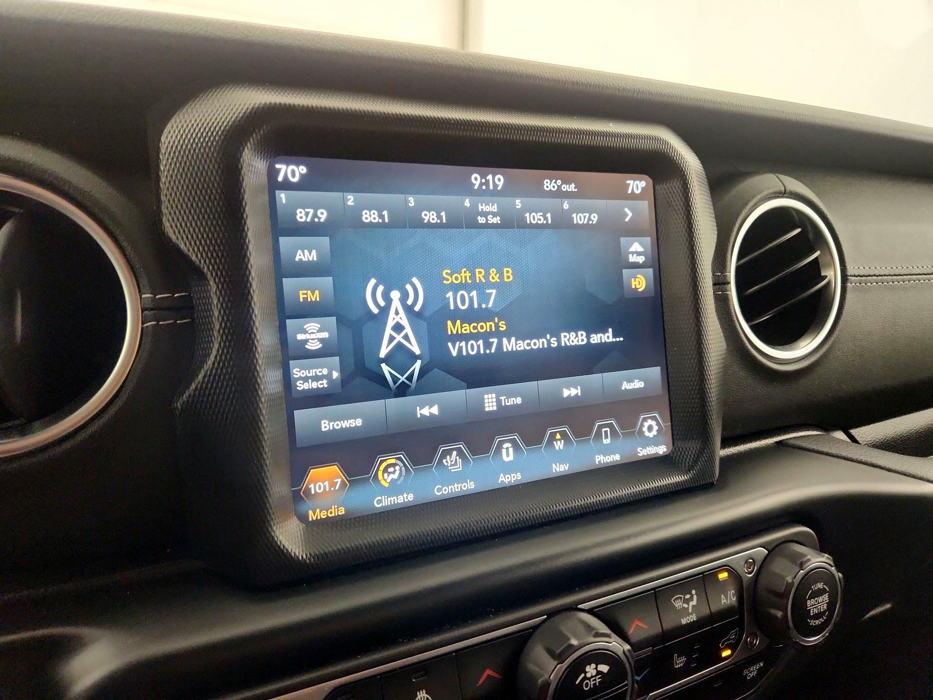 Thumbnail: 2022 Jeep Wrangler - 16
