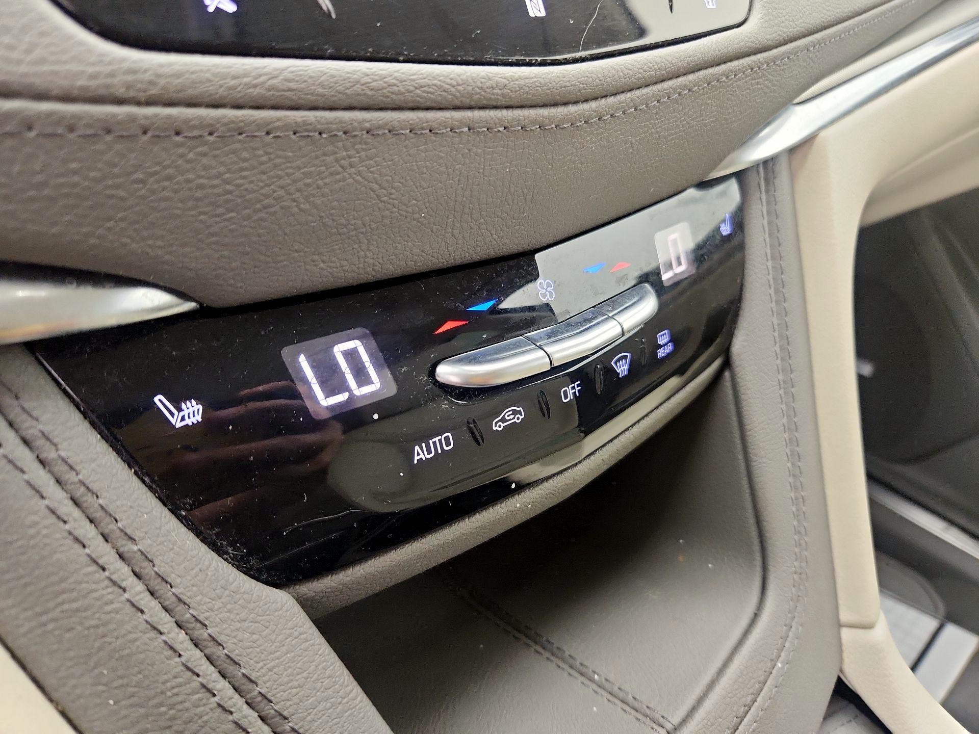 Thumbnail: 2021 Cadillac XT5 - 17