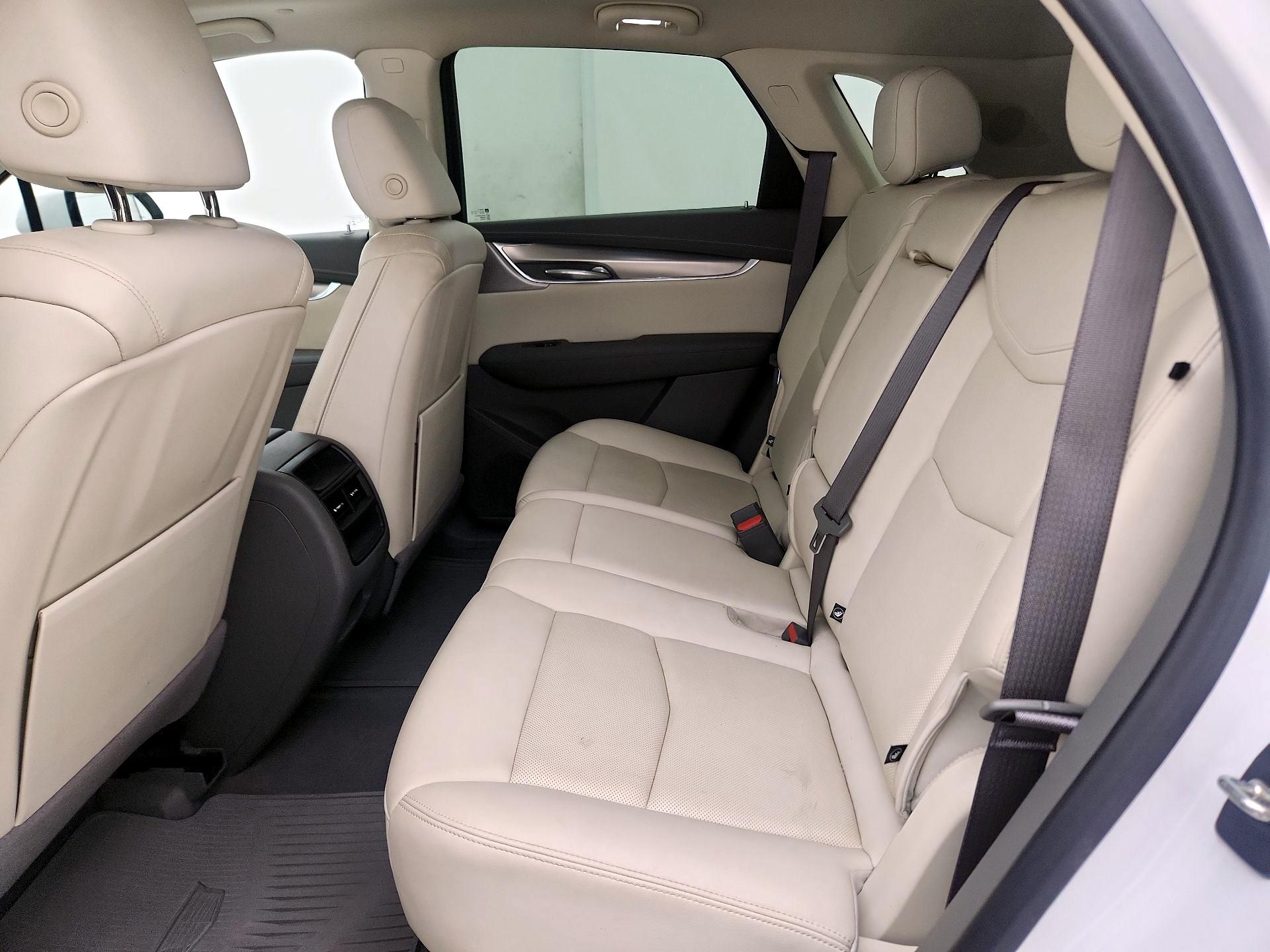 Thumbnail: 2021 Cadillac XT5 - 20
