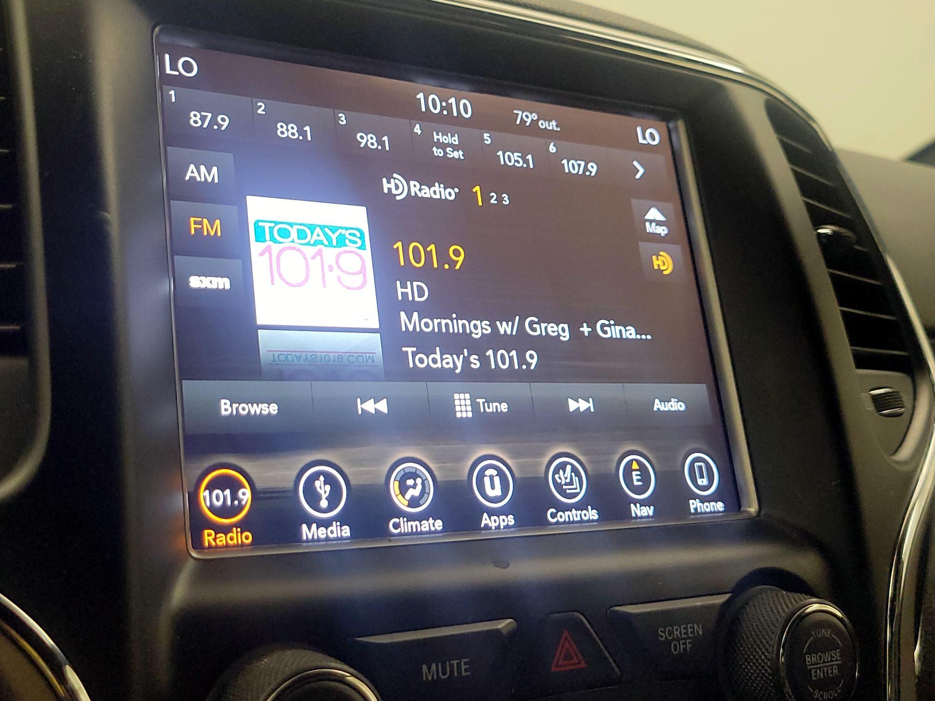 Thumbnail: 2018 Jeep Grand Cherokee - 16