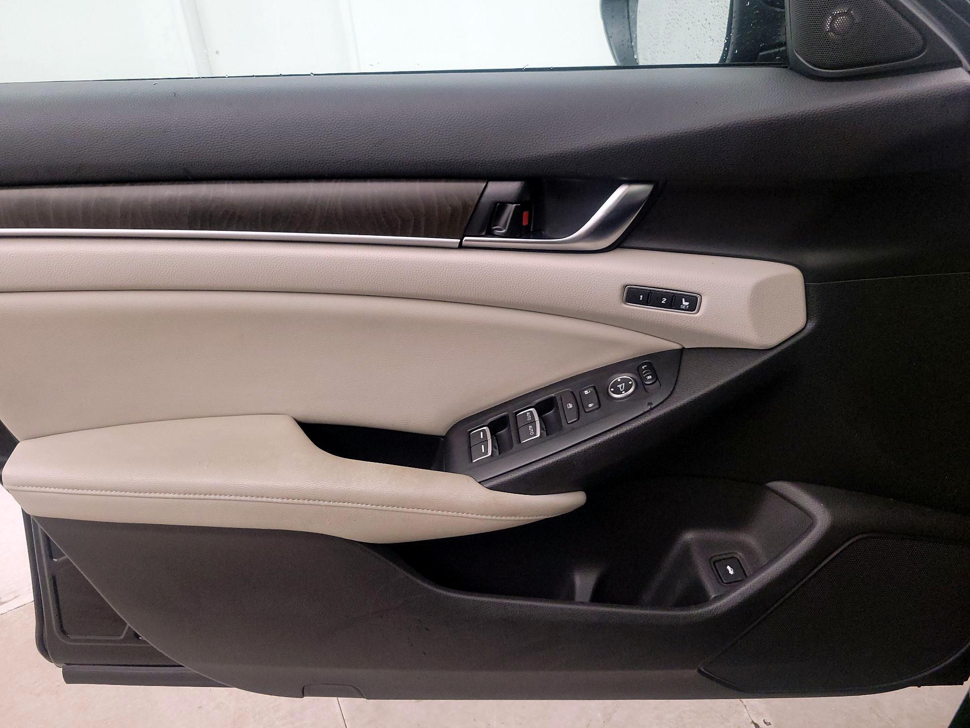 Thumbnail: 2018 Honda Accord - 12