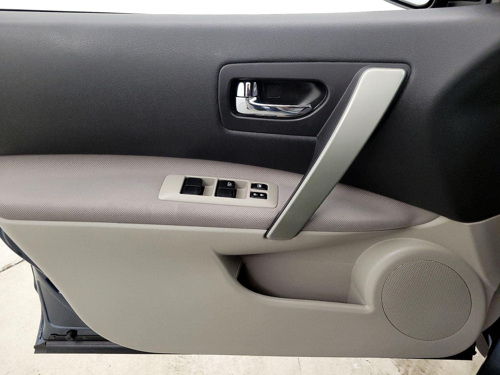 Thumbnail: 2014 Nissan Rogue - 12