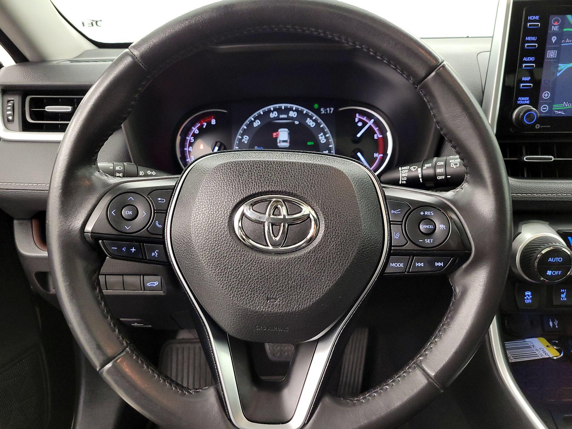 Thumbnail: 2019 Toyota RAV4 - 10