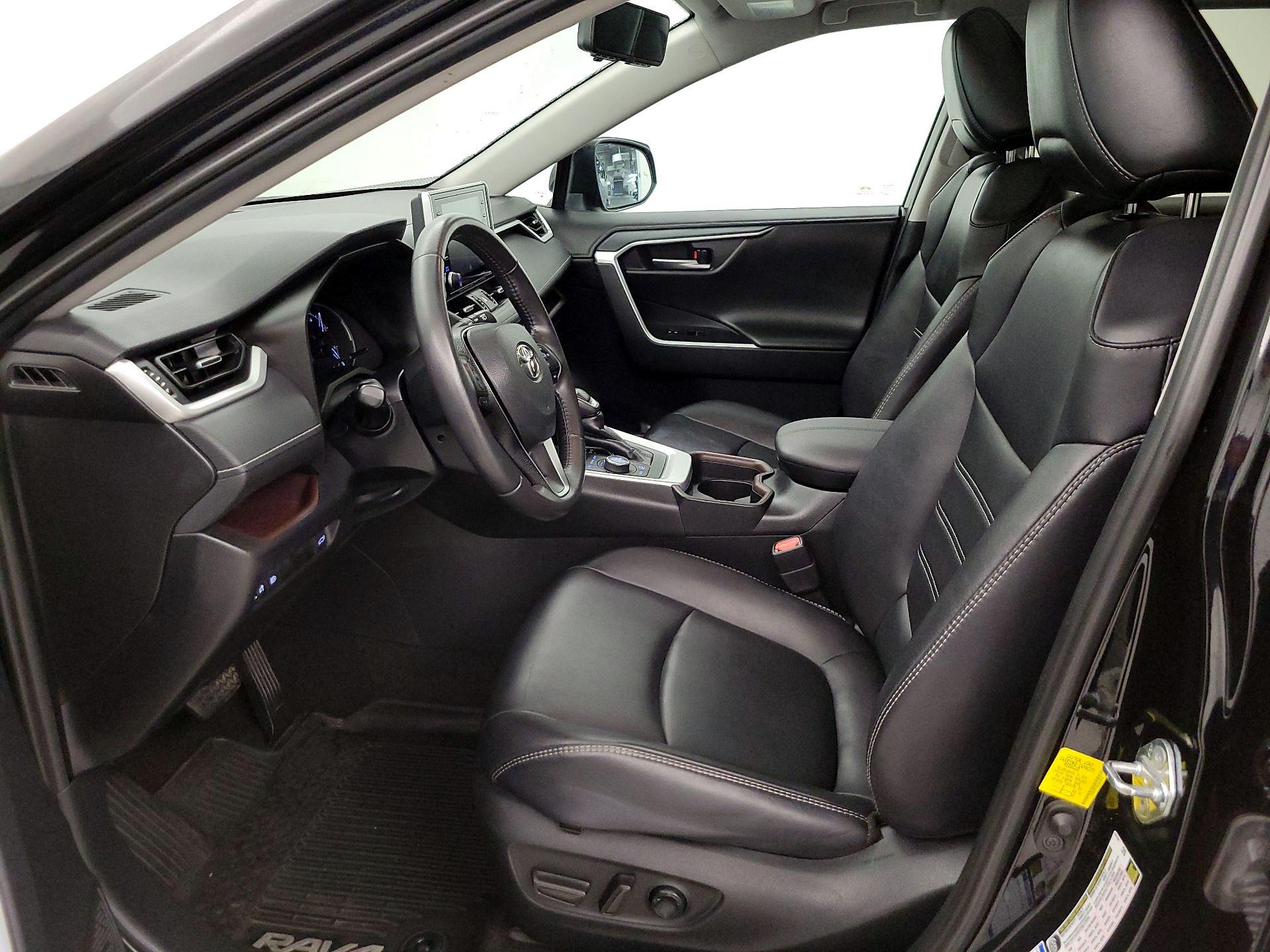 Thumbnail: 2019 Toyota RAV4 - 11