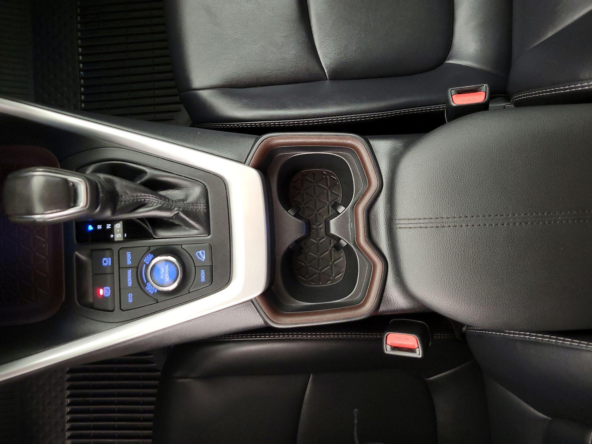 Thumbnail: 2019 Toyota RAV4 - 18