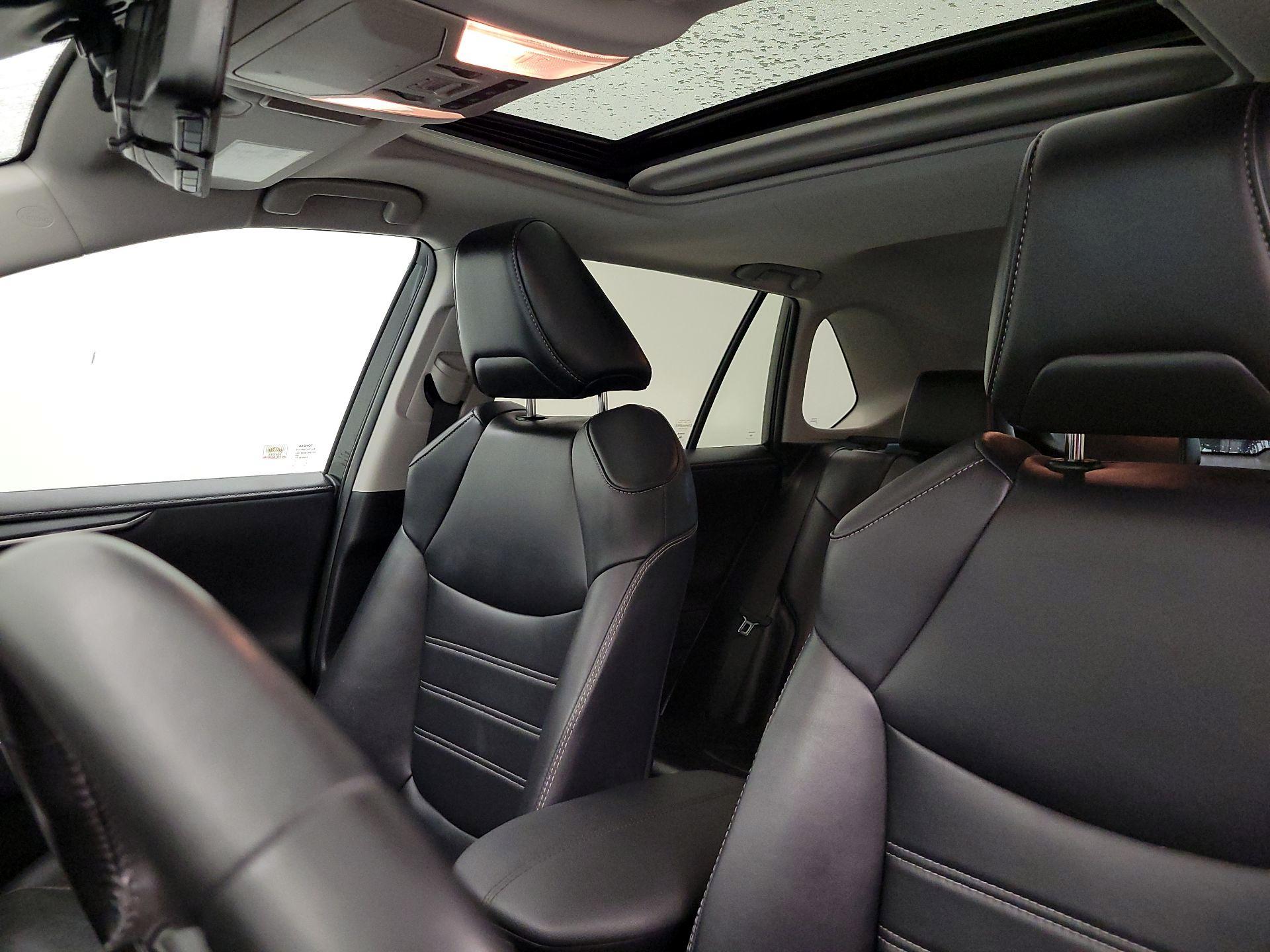 Thumbnail: 2019 Toyota RAV4 - 20