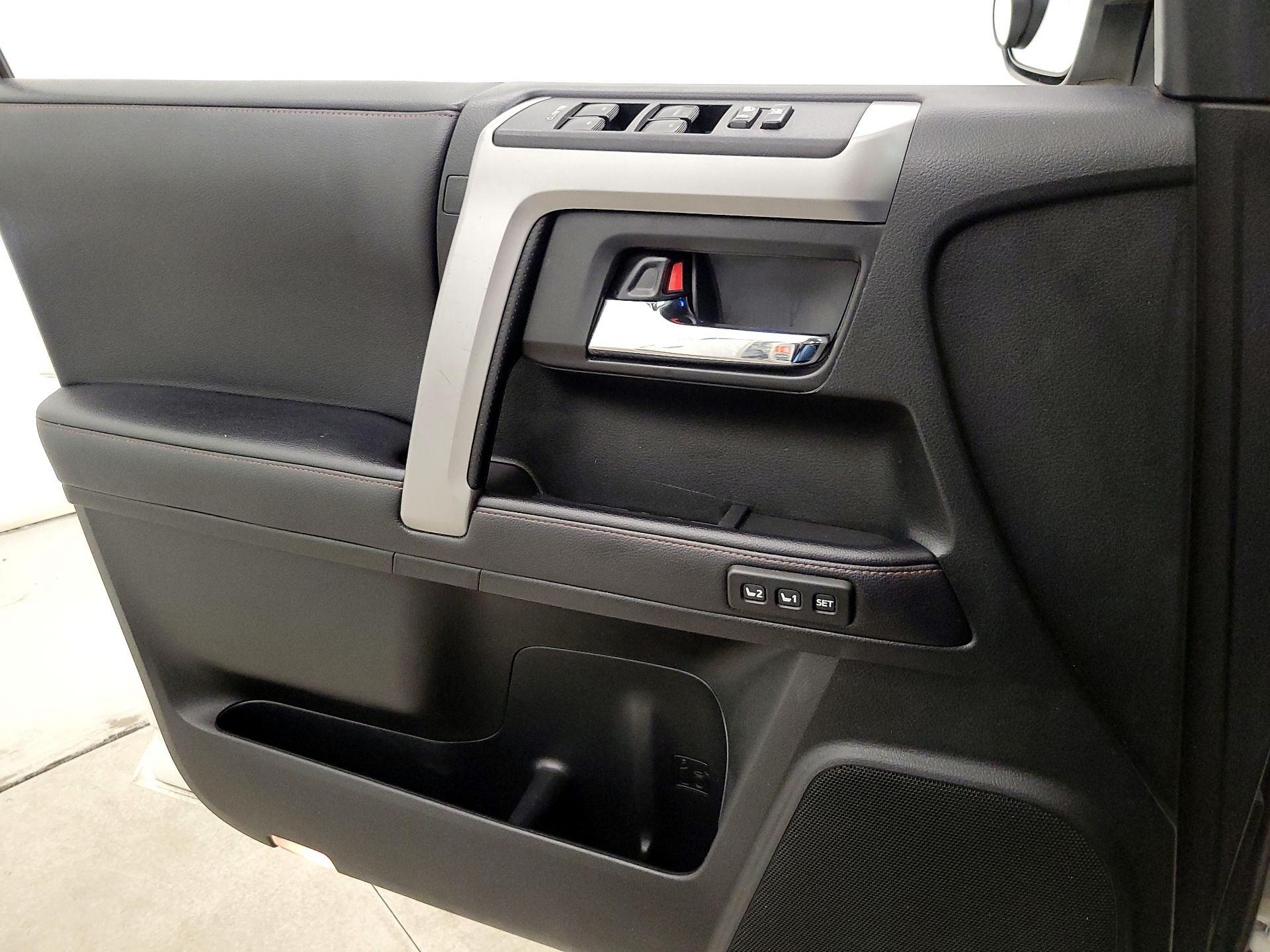 Thumbnail: 2019 Toyota 4Runner - 12
