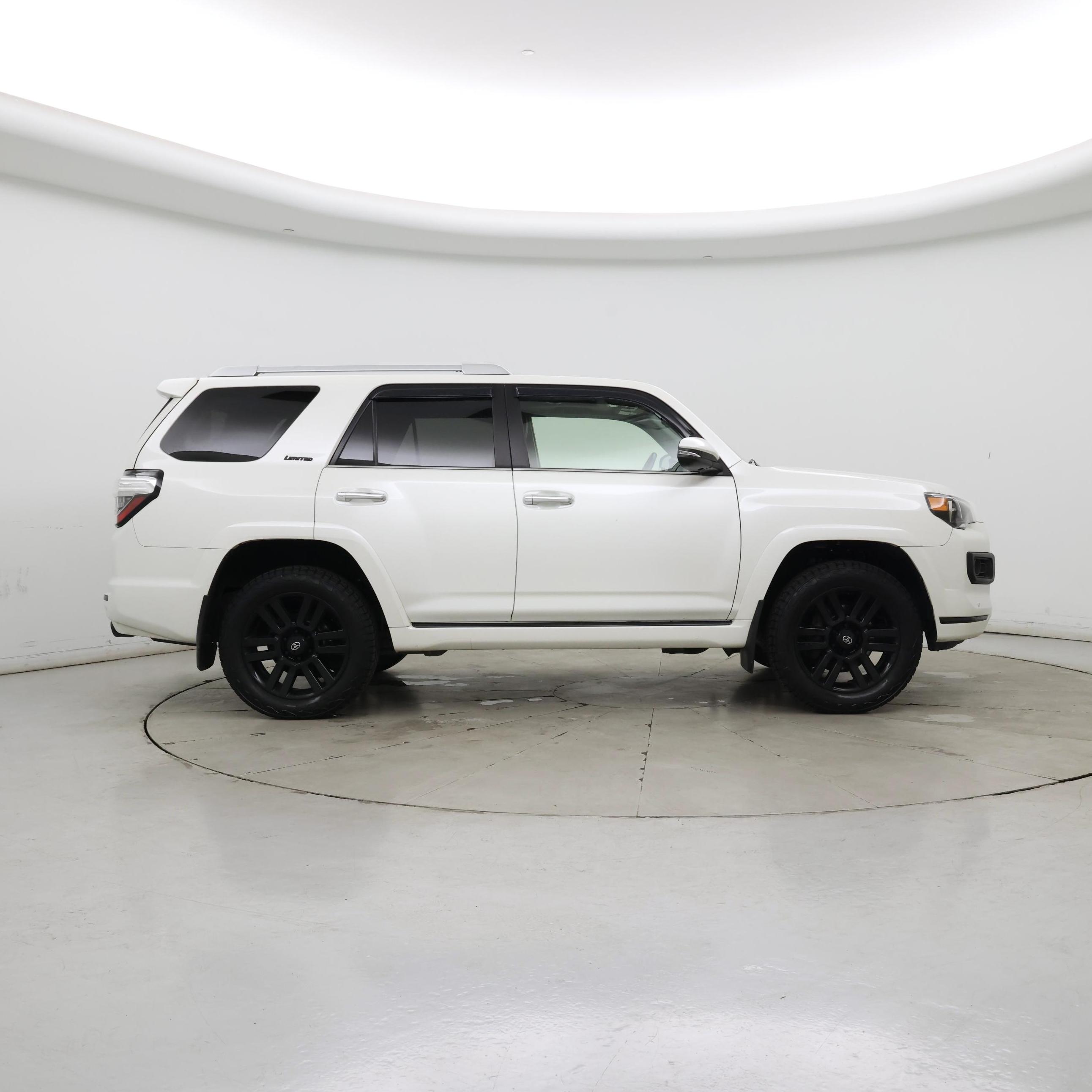 Thumbnail: 2019 Toyota 4Runner - 7