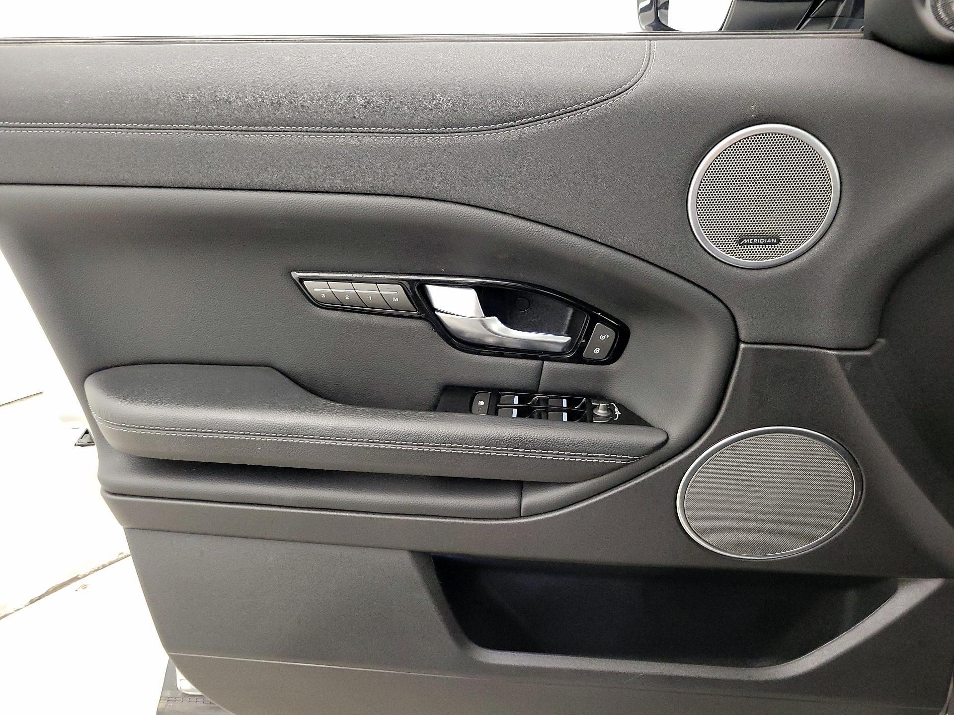 Thumbnail: 2016 Land Rover Range Rover Evoque - 12